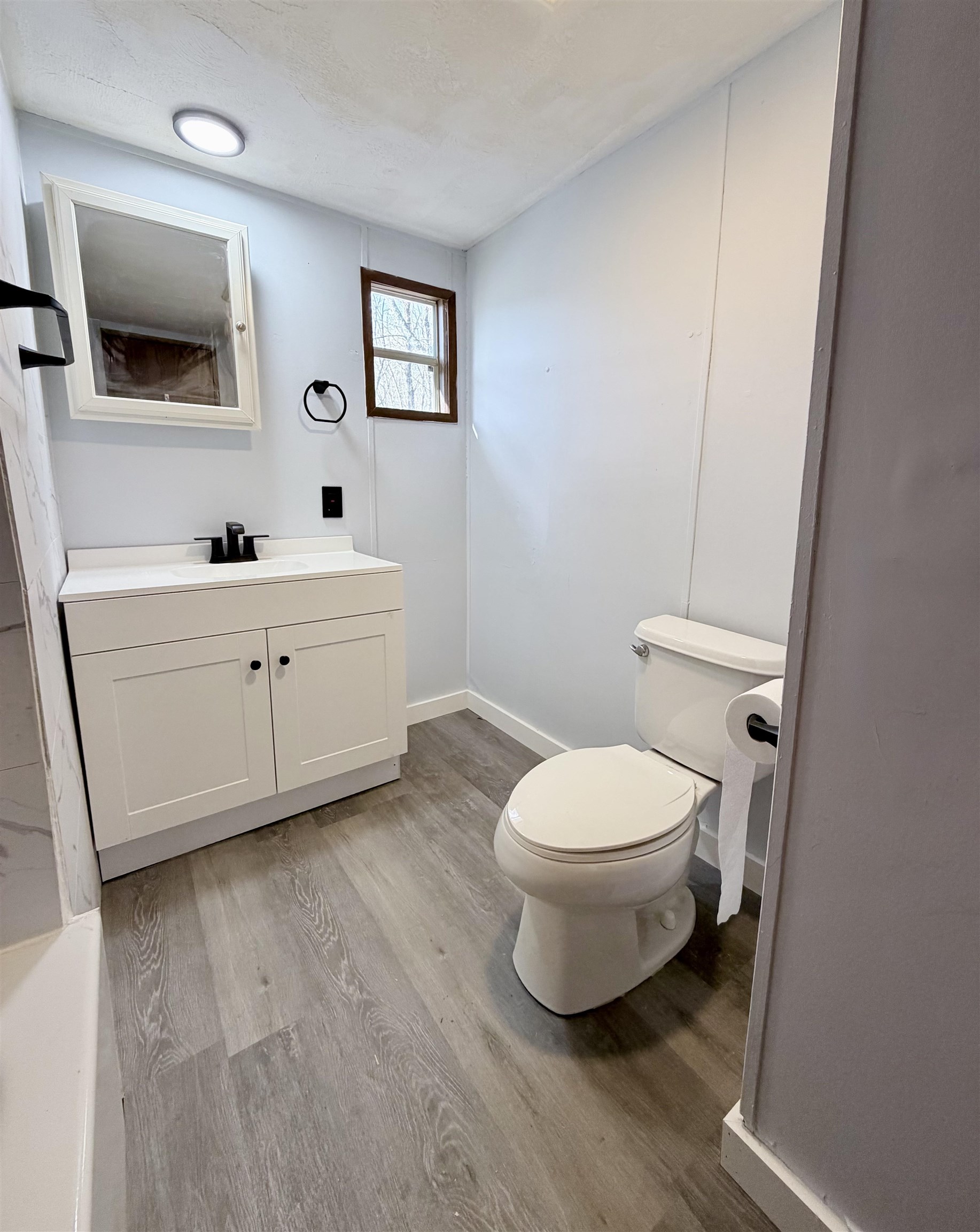 2 Newly Renovated Bathrooms