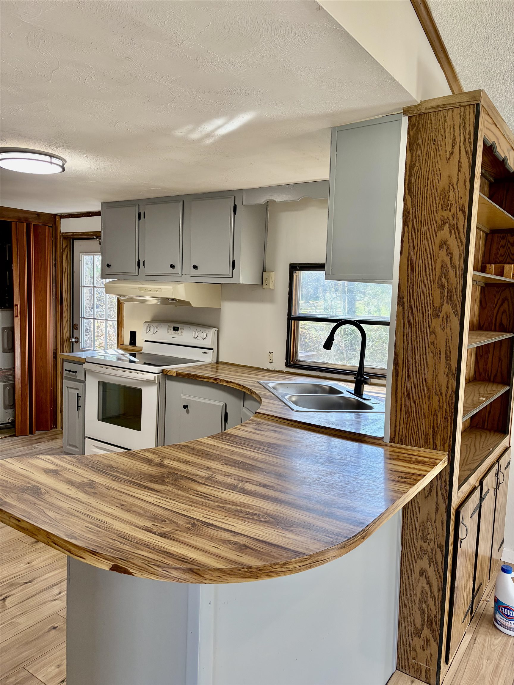 Bright Kitchen