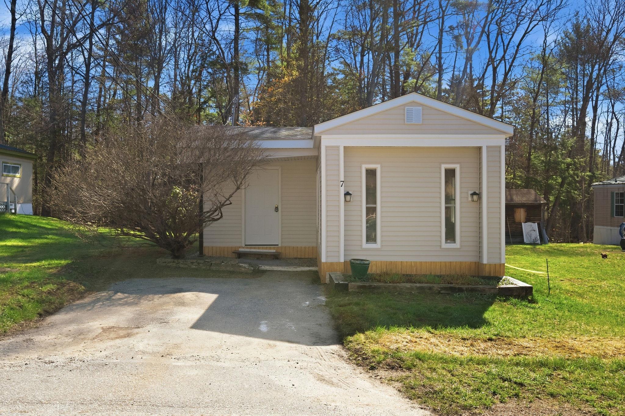 174 South Stark Hw #7, Weare, NH 03281