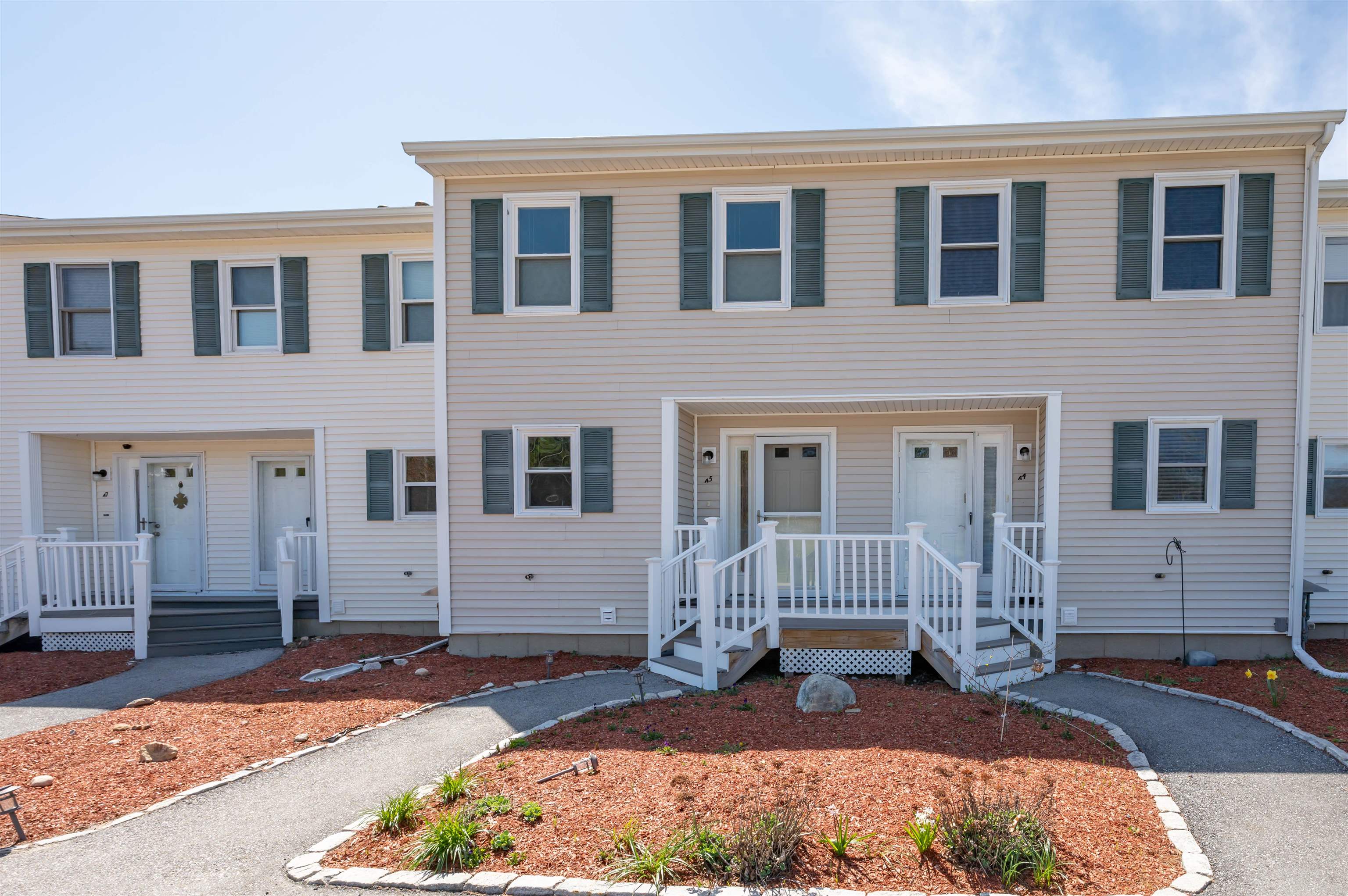 6 Pleasant St, Hooksett, NH 03106