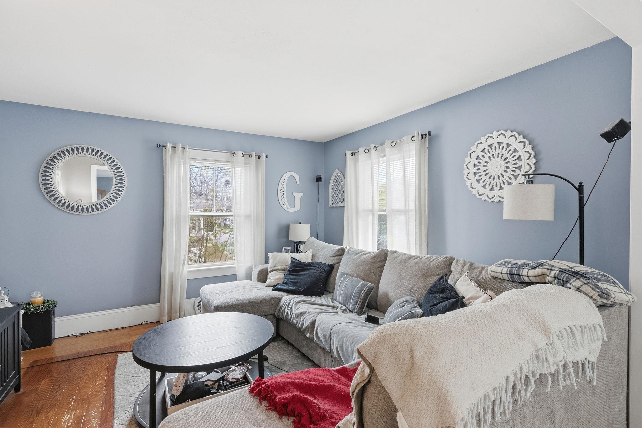 82 Sunnyside St, Manchester, NH 03103