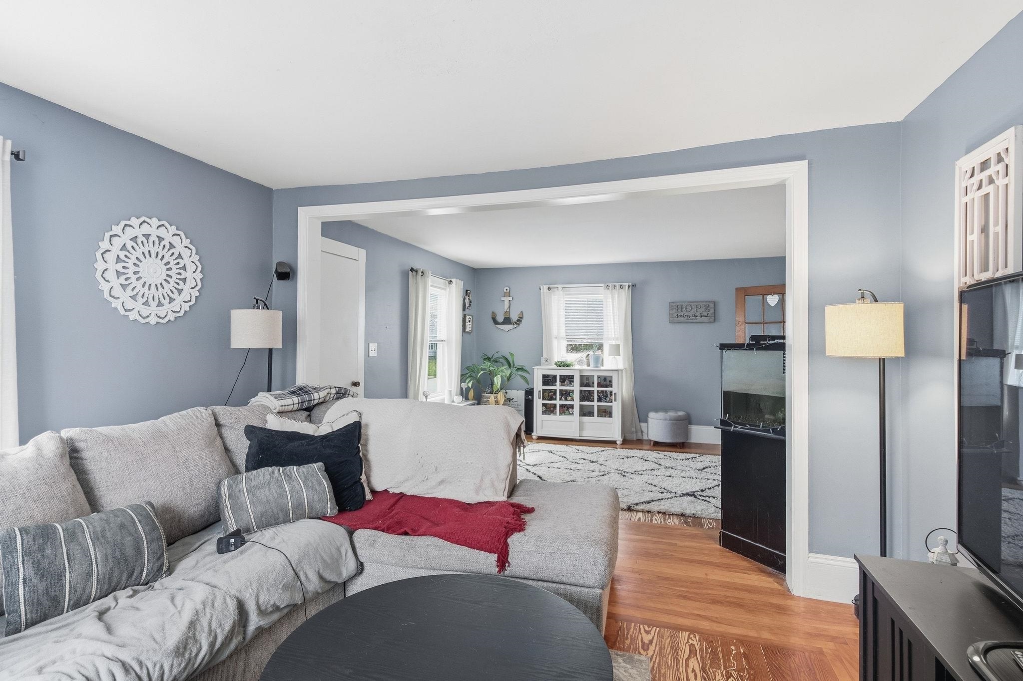 82 Sunnyside St, Manchester, NH 03103