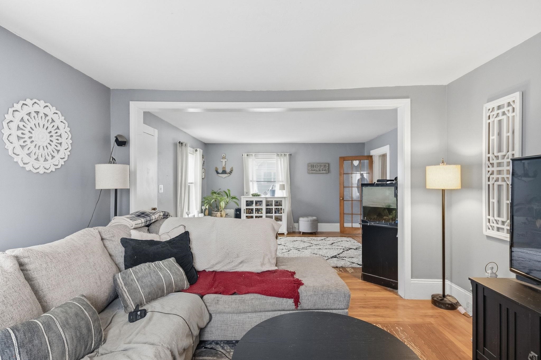 82 Sunnyside St, Manchester, NH 03103