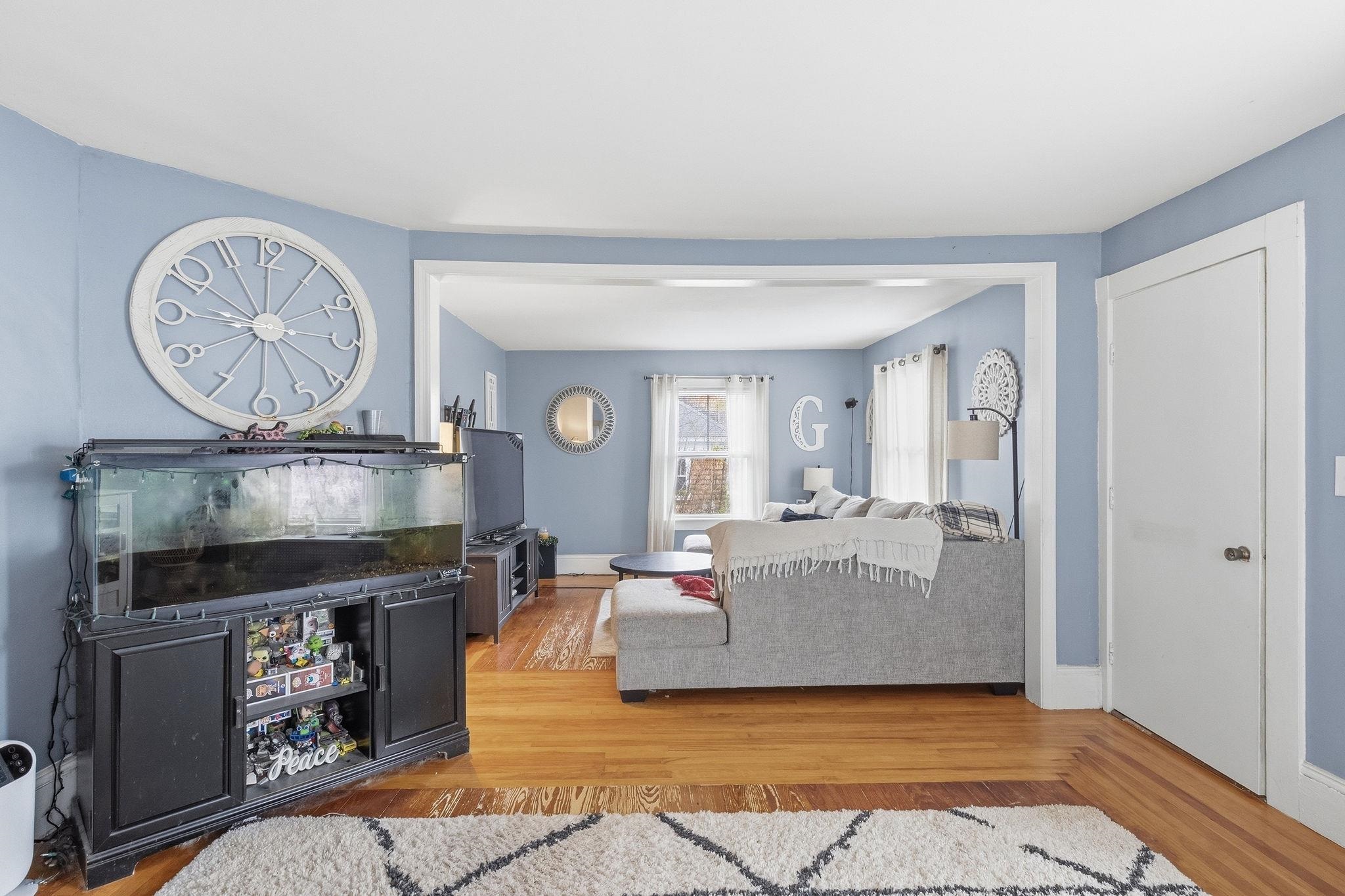 82 Sunnyside St, Manchester, NH 03103