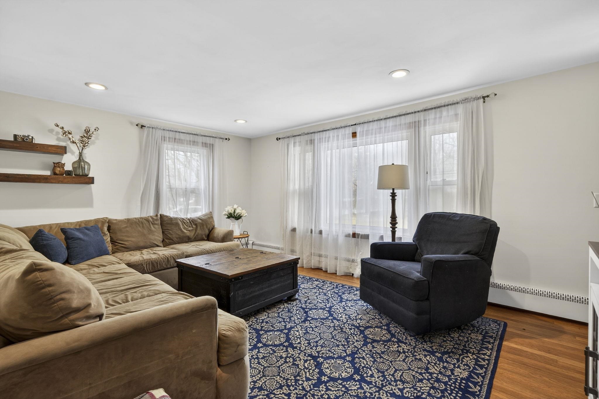 686 Old Candia Rd, Candia, NH 03034