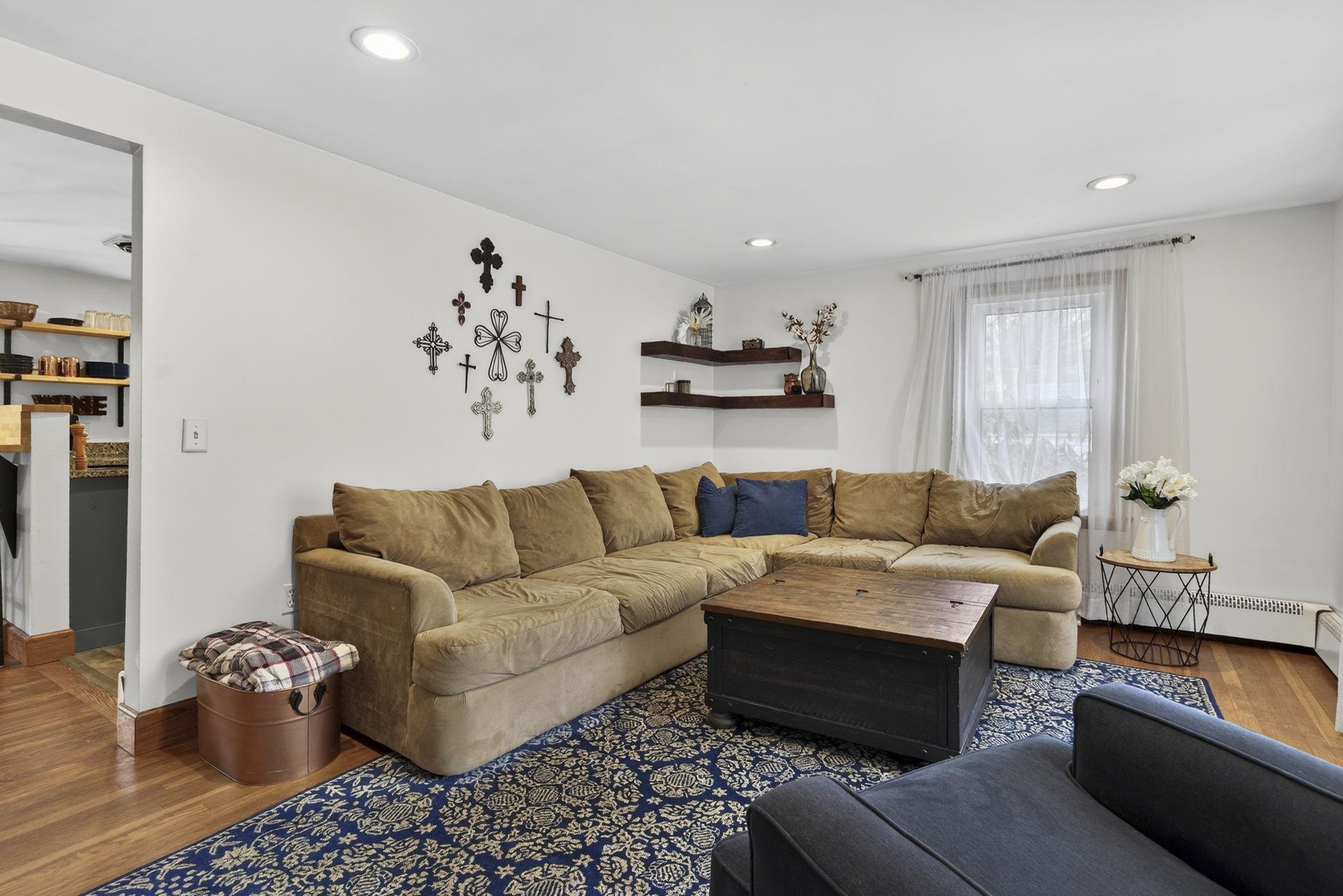 686 Old Candia Rd, Candia, NH 03034