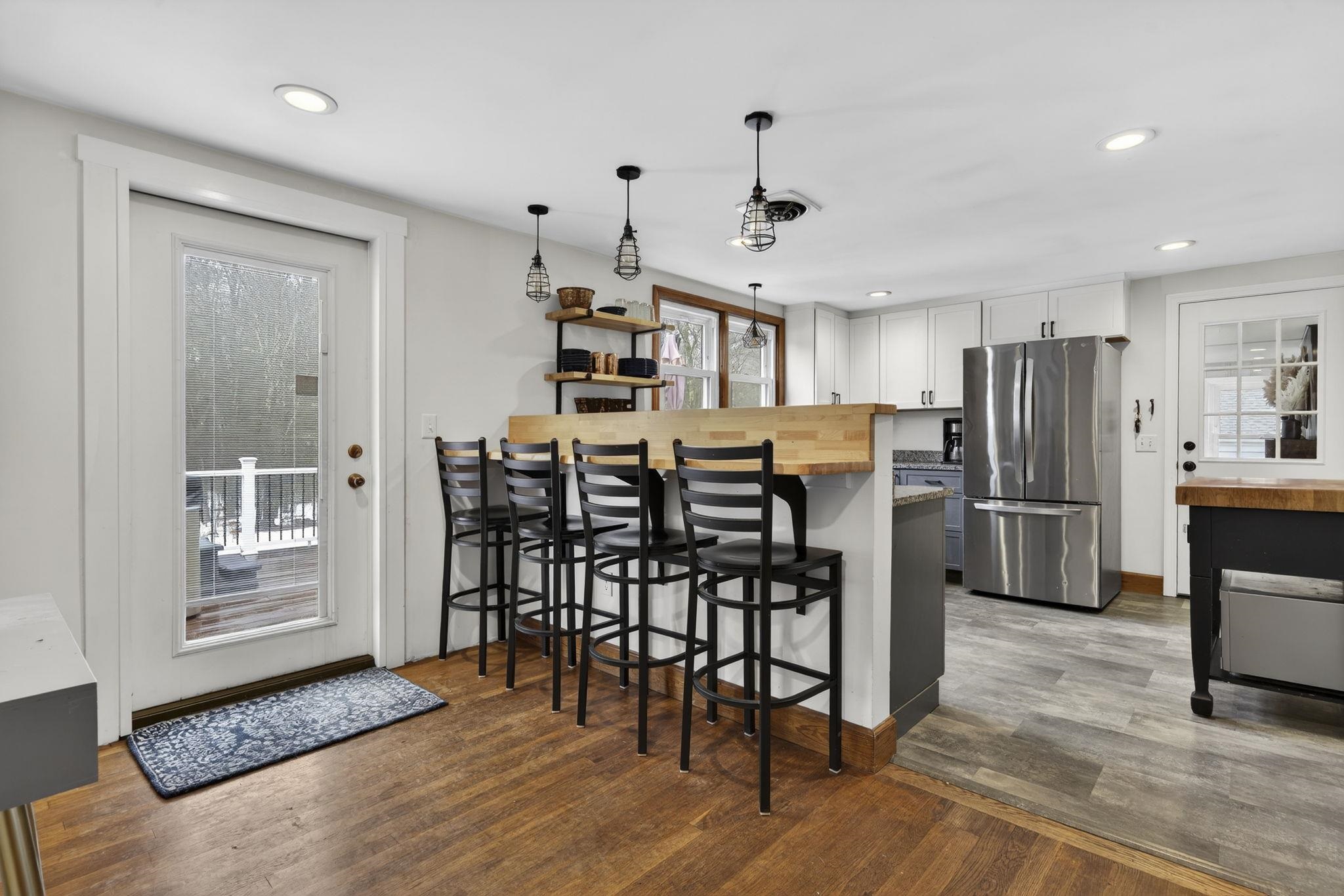 686 Old Candia Rd, Candia, NH 03034