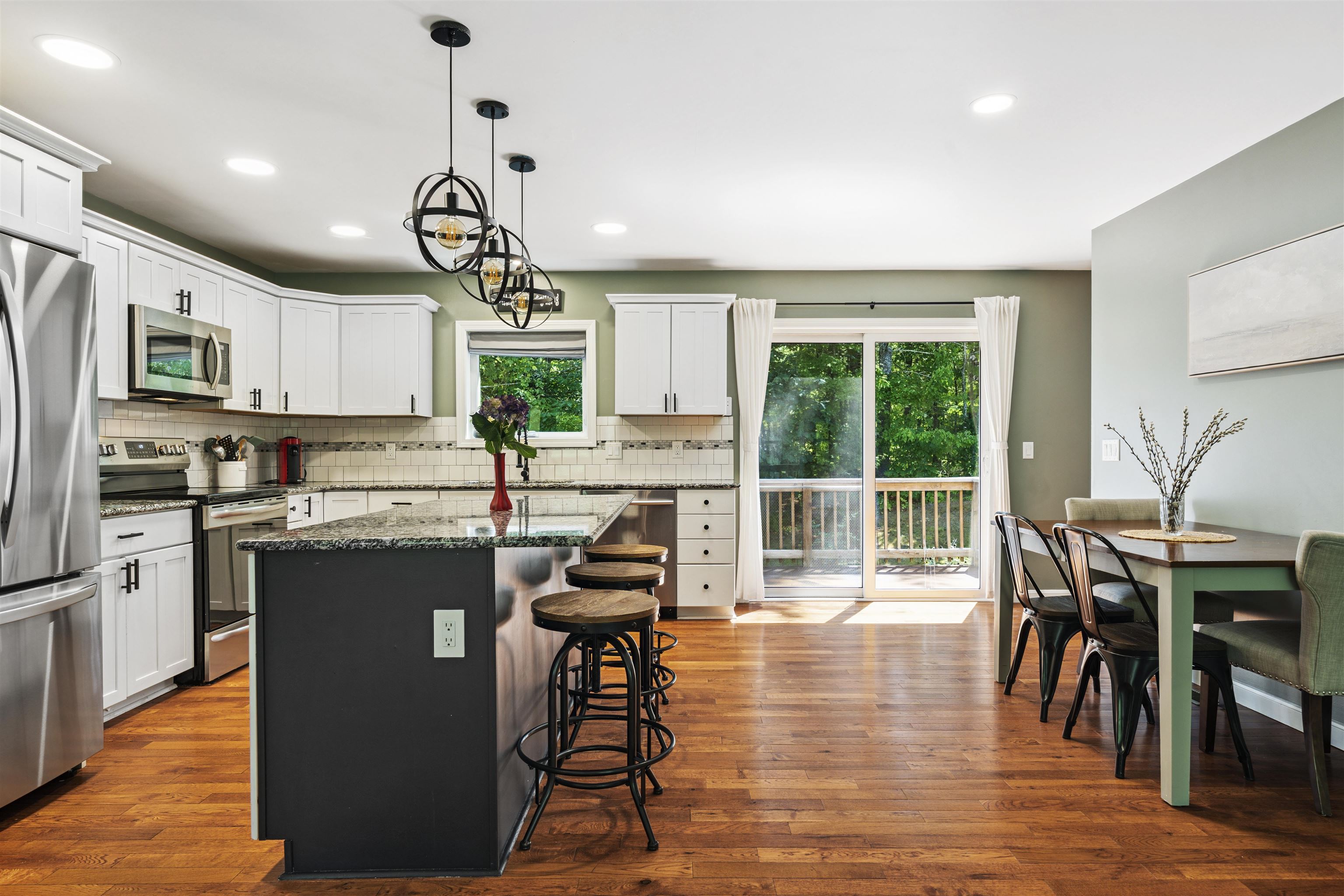 254 Seven Pines Rd, Holderness, NH 03245