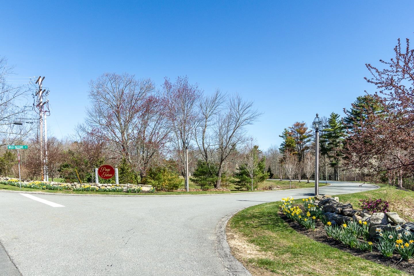 65 Wild Pasture Ln, Atkinson, NH 03811