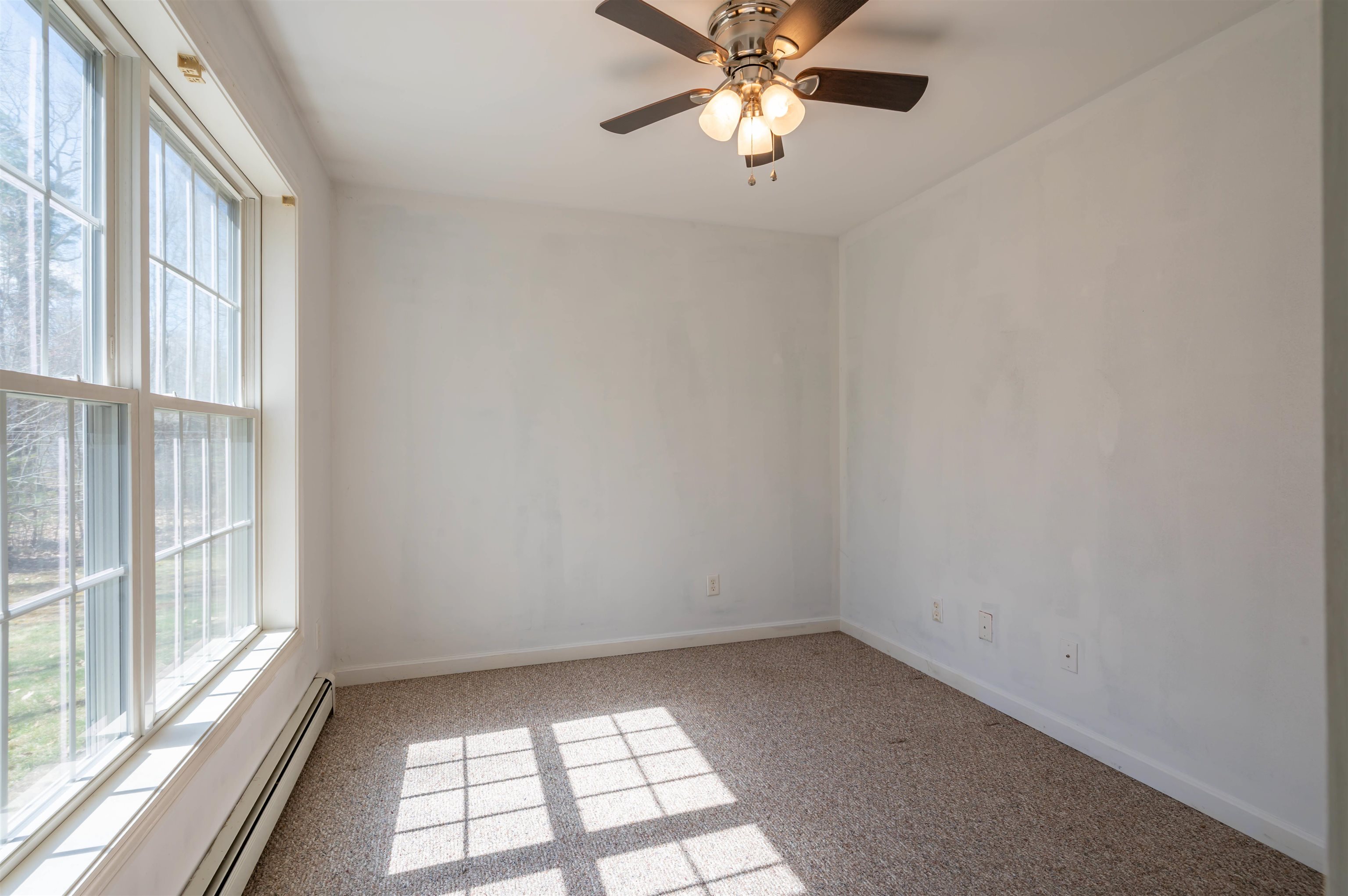 130 Raymond Rd, Nottingham, NH 03290