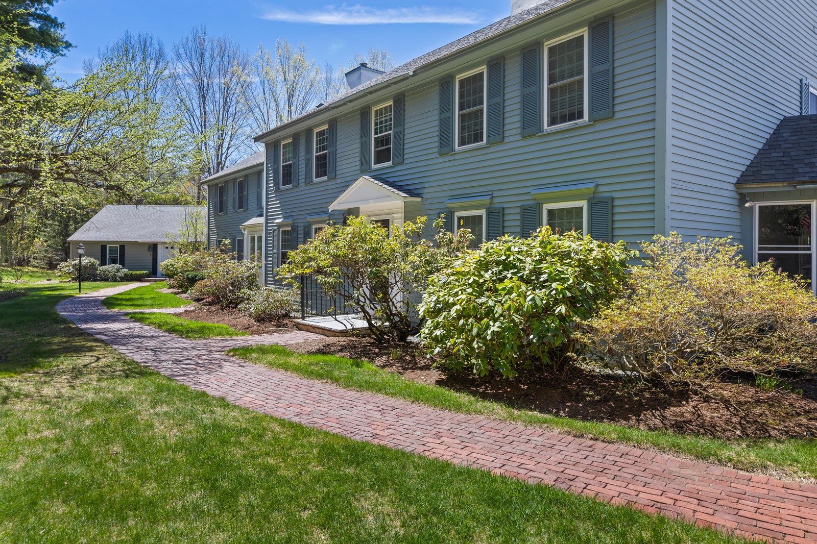 4 Governor Sq, Peterborough, NH 03458