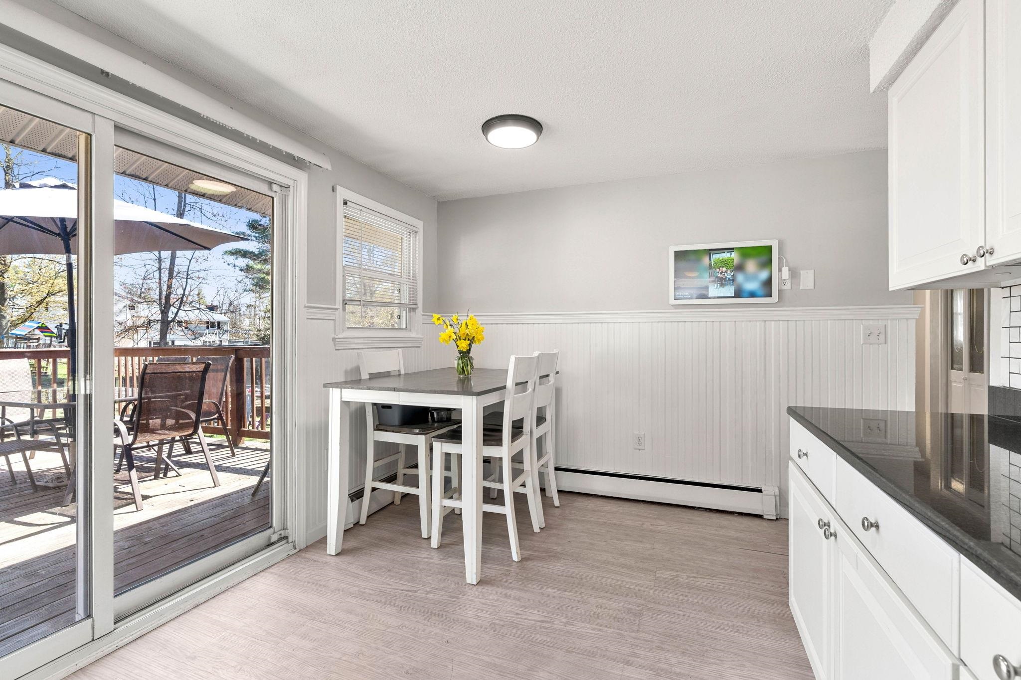 15 Bradford Dr, Merrimack, NH 03054