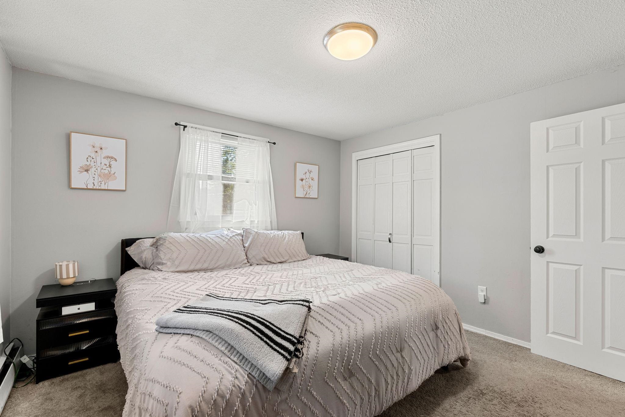 15 Bradford Dr, Merrimack, NH 03054