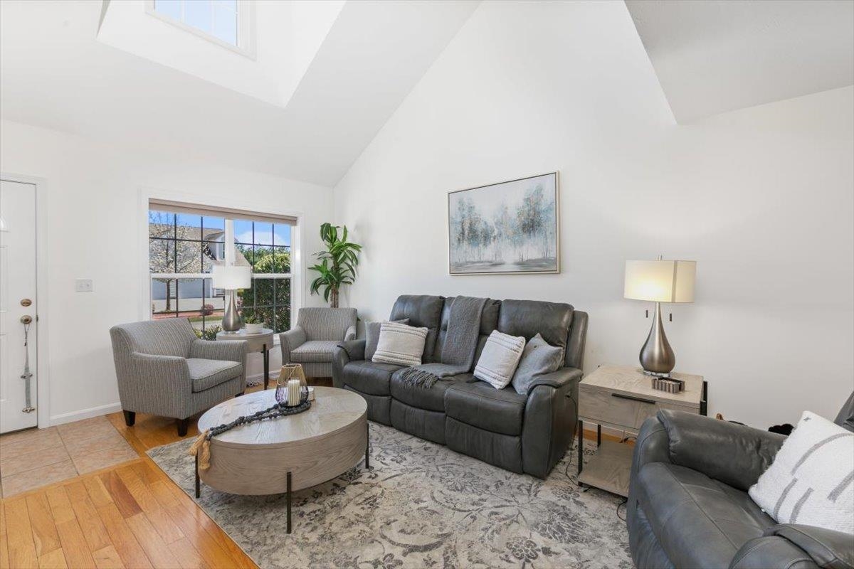 64 Brookview Rd, Windham, NH 03087