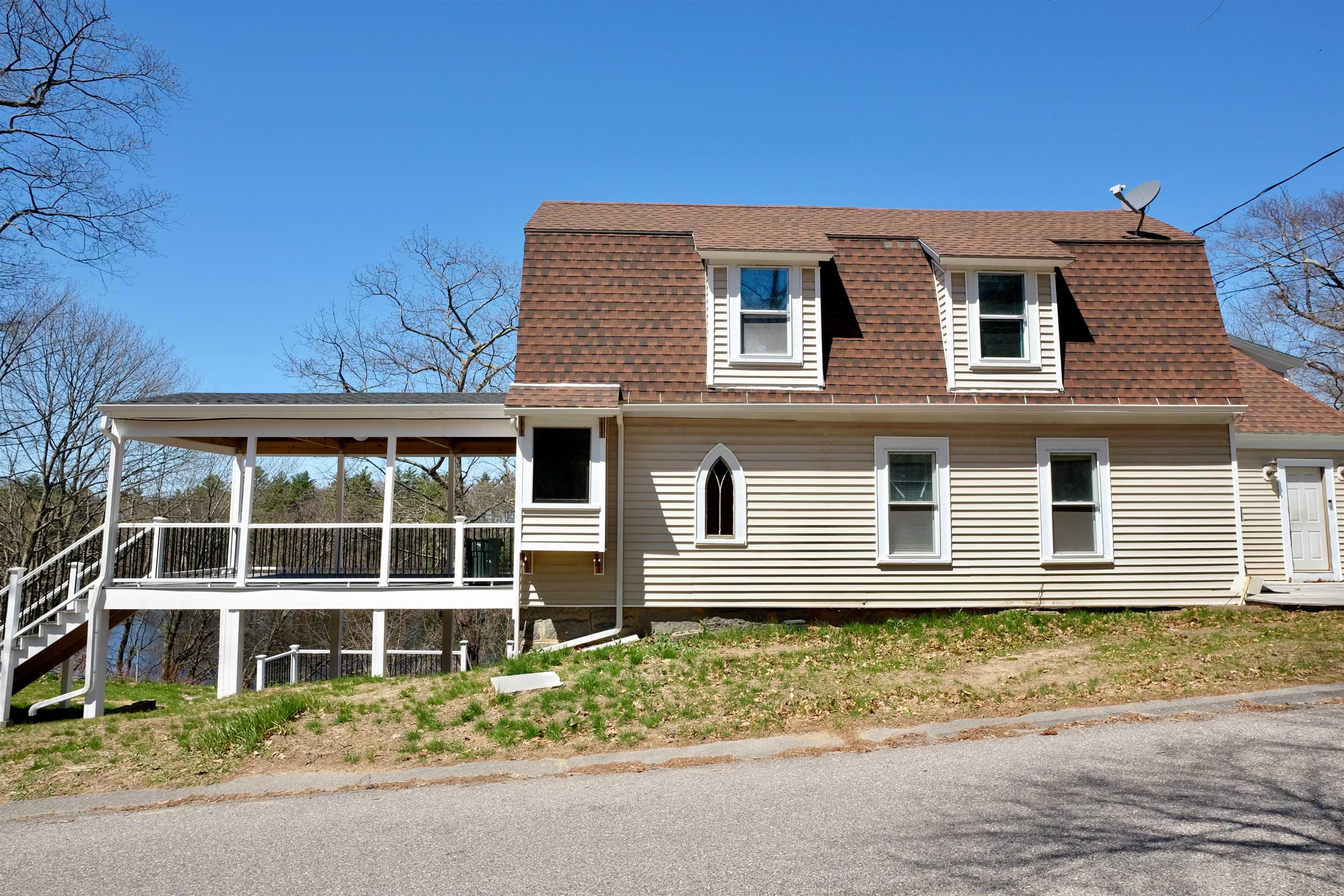 114 Garvins Falls Rd, Concord, NH 03301