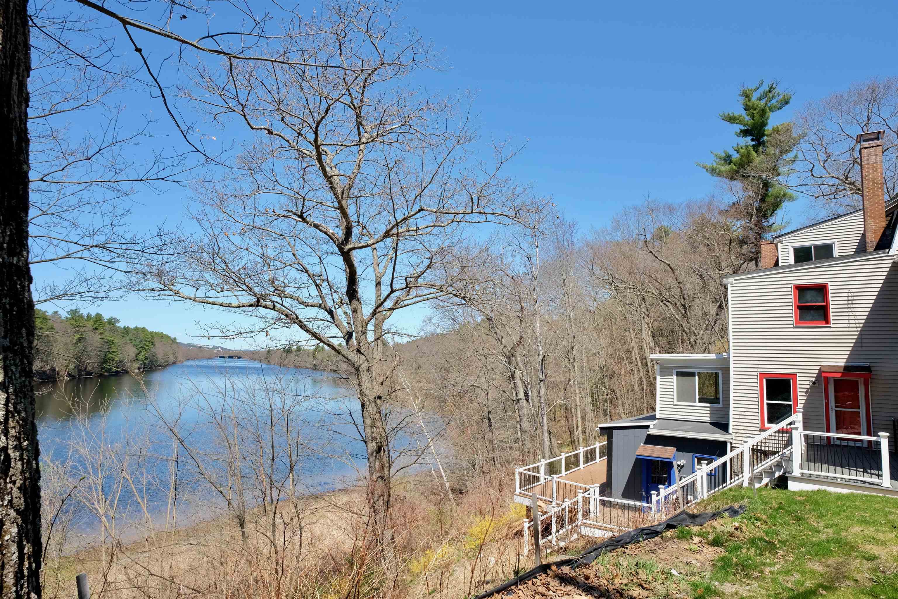 114 Garvins Falls Rd, Concord, NH 03301