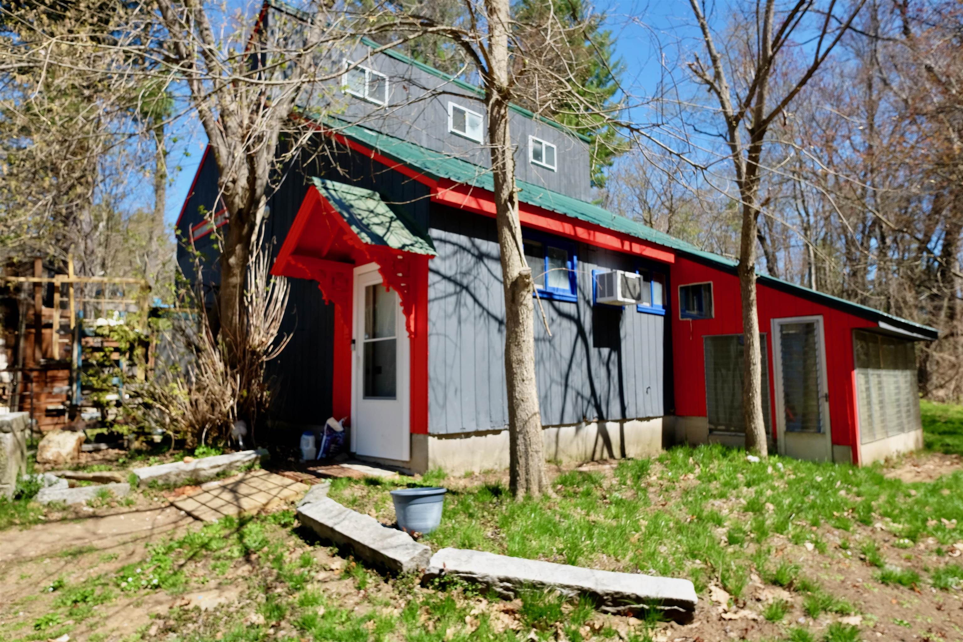 115 Garvins Falls Rd, Concord, NH 03301