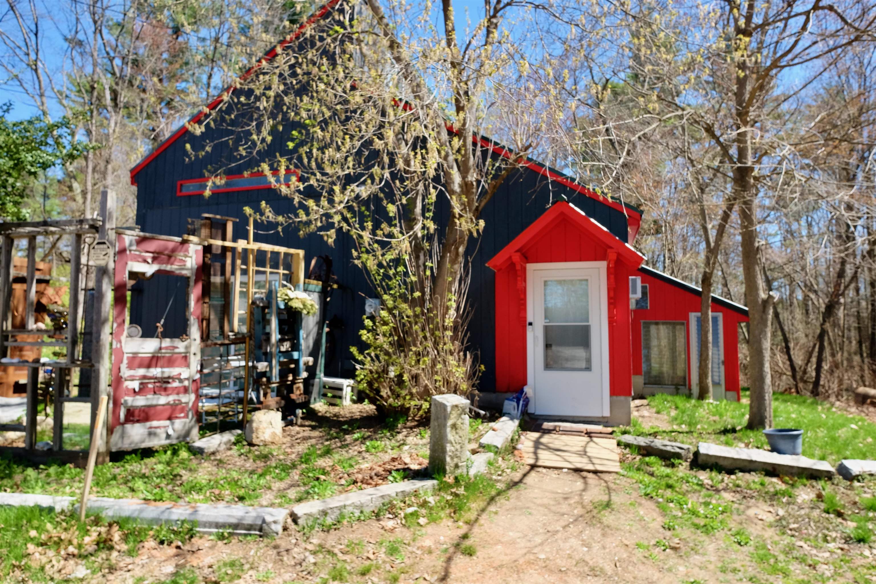 115 Garvins Falls Rd, Concord, NH 03301