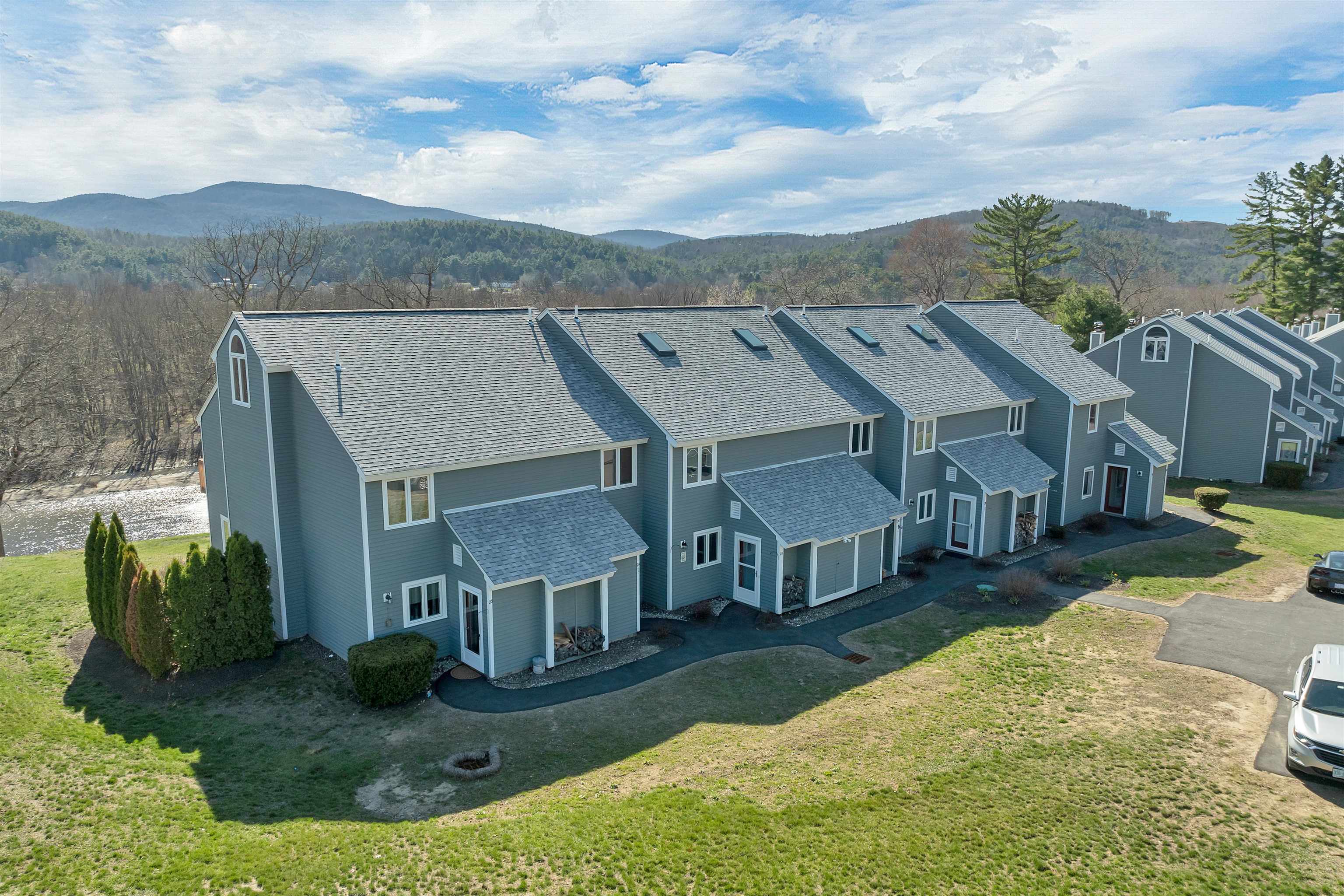 24 Circle Dr, Ashland, NH 03217