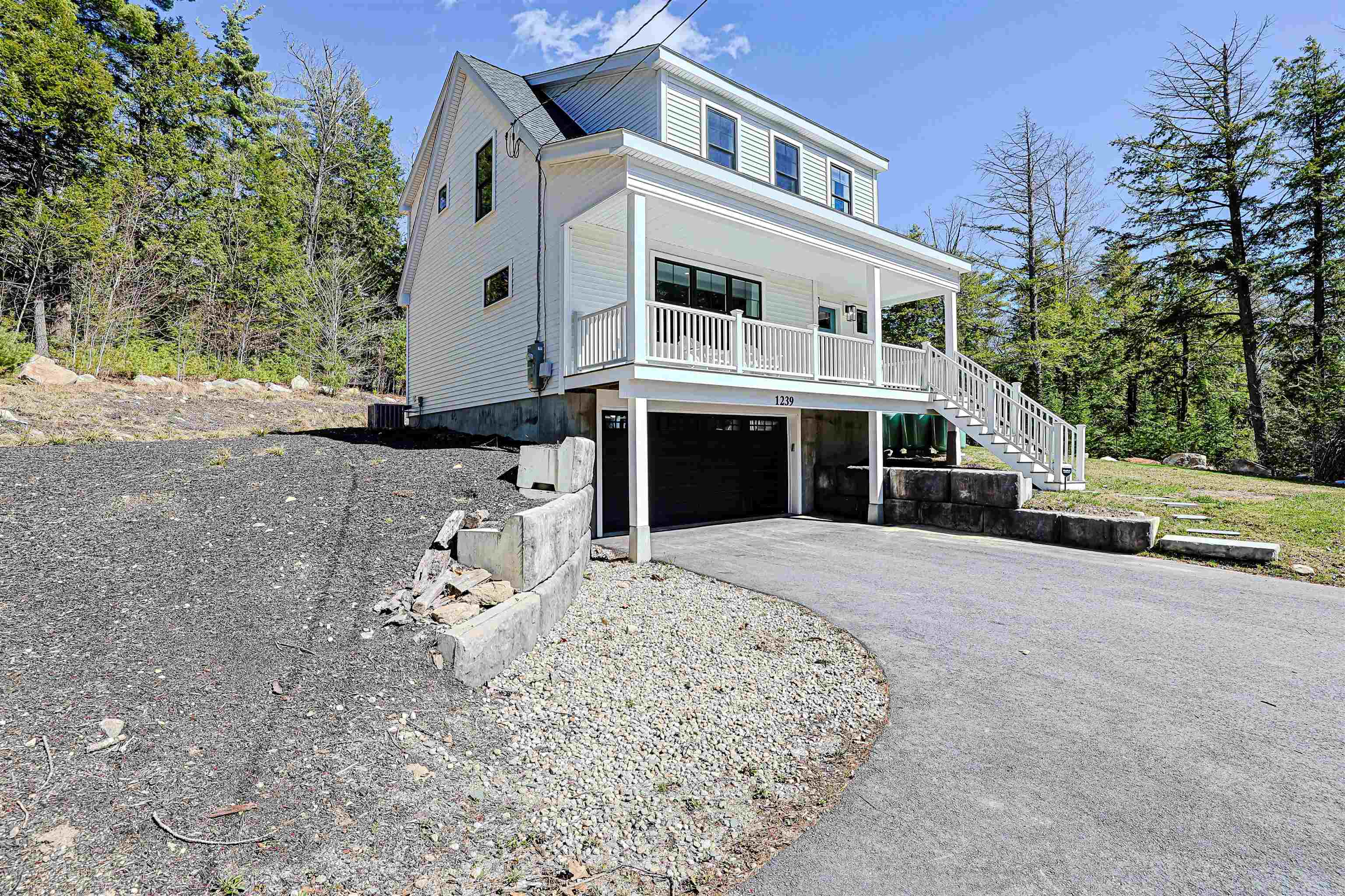 1239 Center Street — photo 2