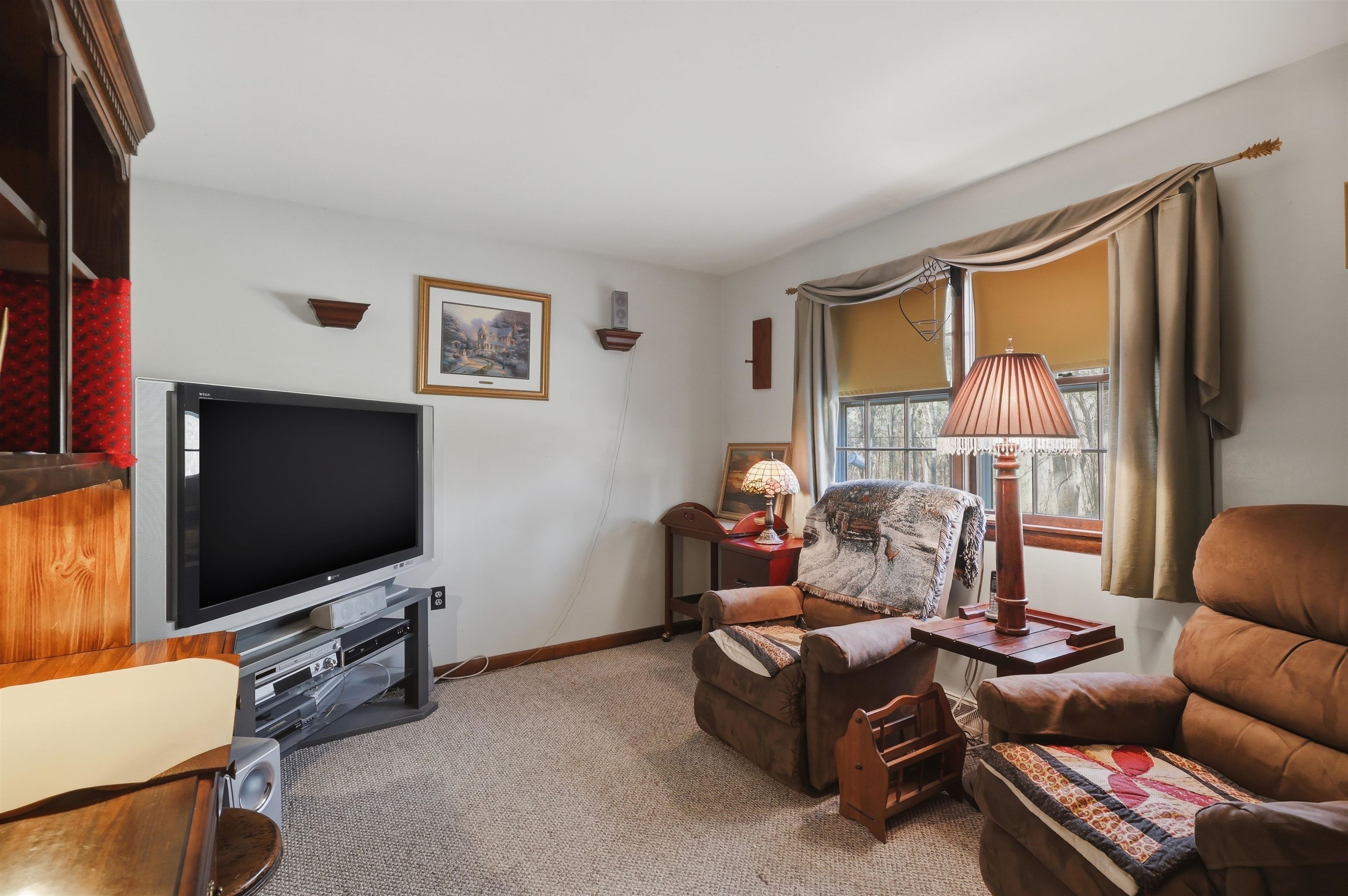 115 Fordway Extension, Derry, NH 03038