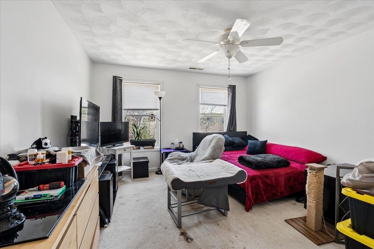 85 Odell Rd, Sandown, NH 03873