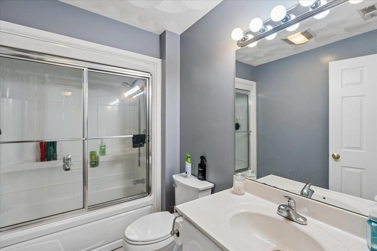 85 Odell Rd, Sandown, NH 03873