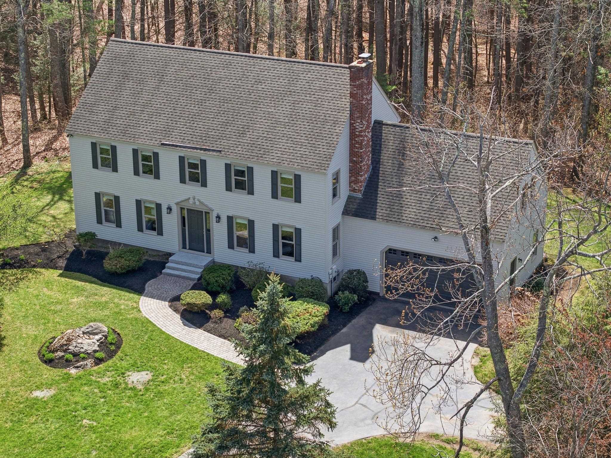 25 Buttonwood Dr, Derry, NH 03038