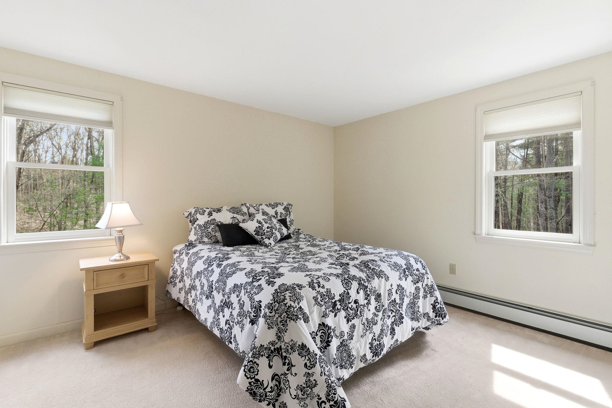 25 Buttonwood Dr, Derry, NH 03038