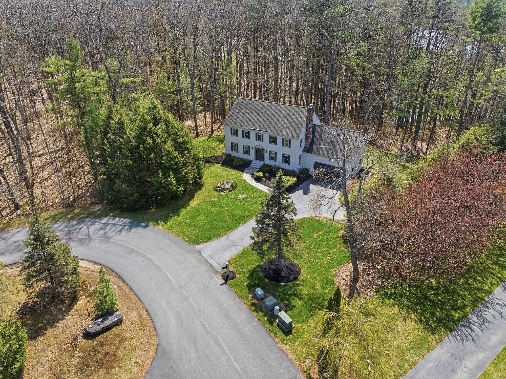 25 Buttonwood Dr, Derry, NH 03038