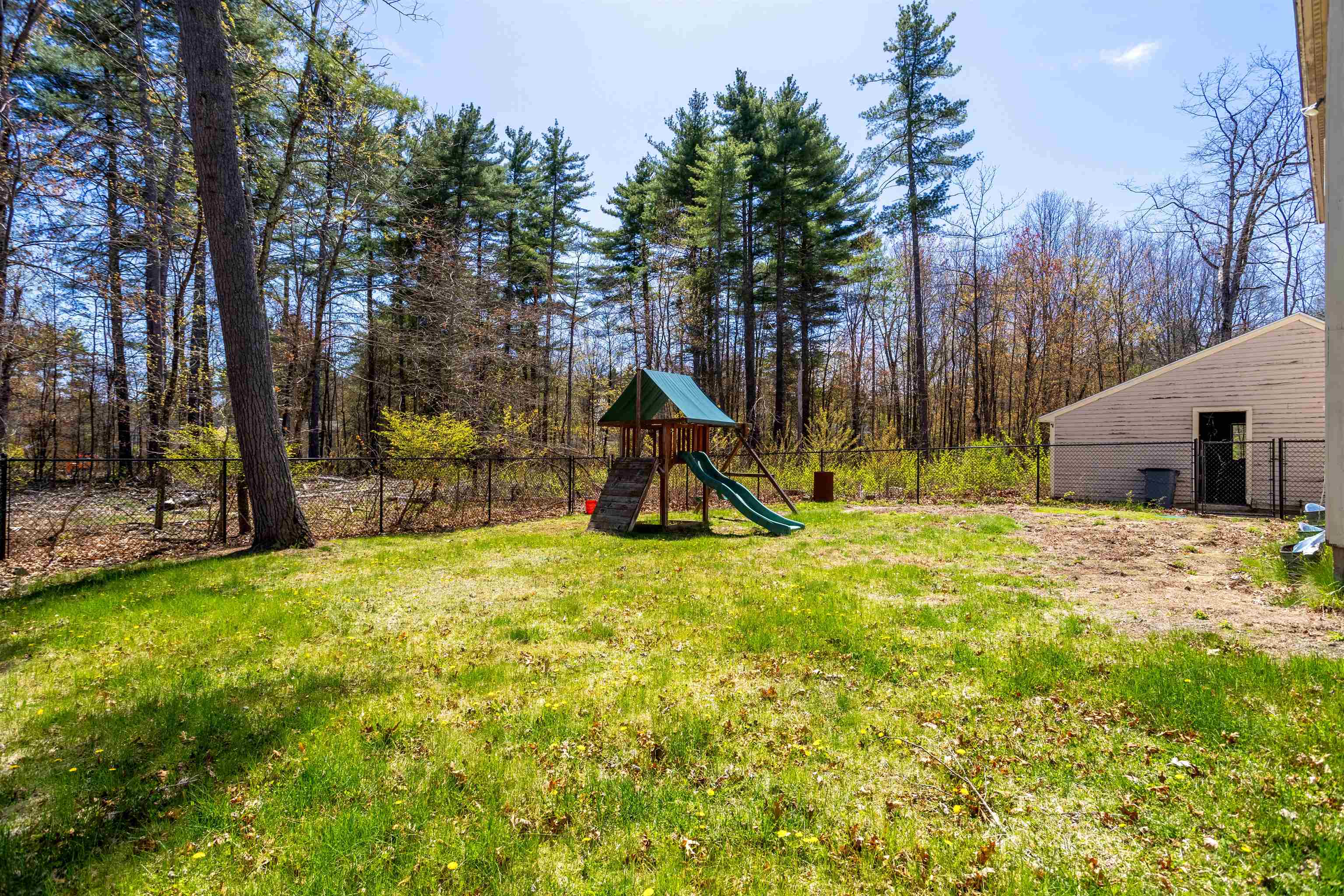 25 Cross Rd, Amherst, NH 03031