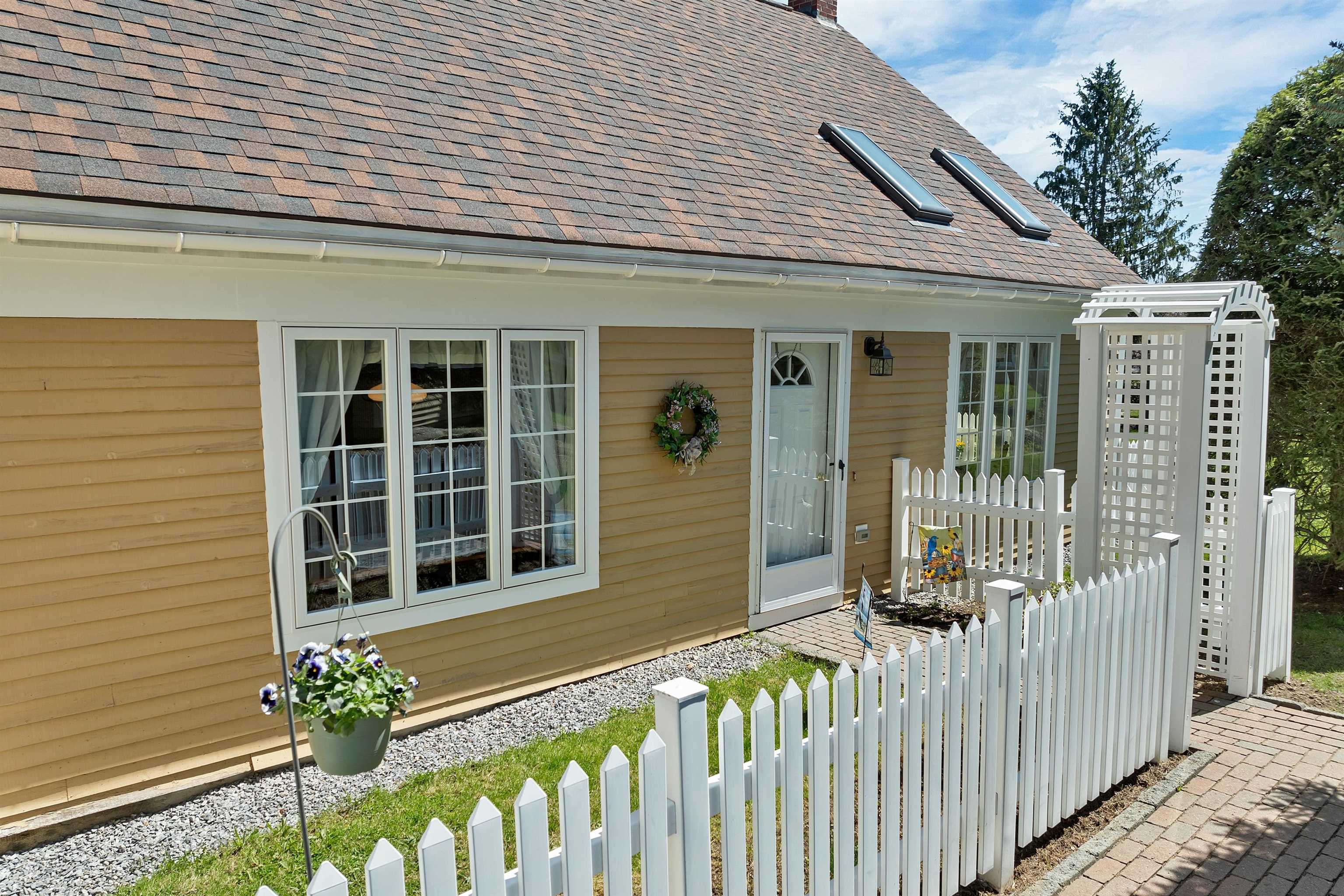 27 Harvest Lane — photo 2