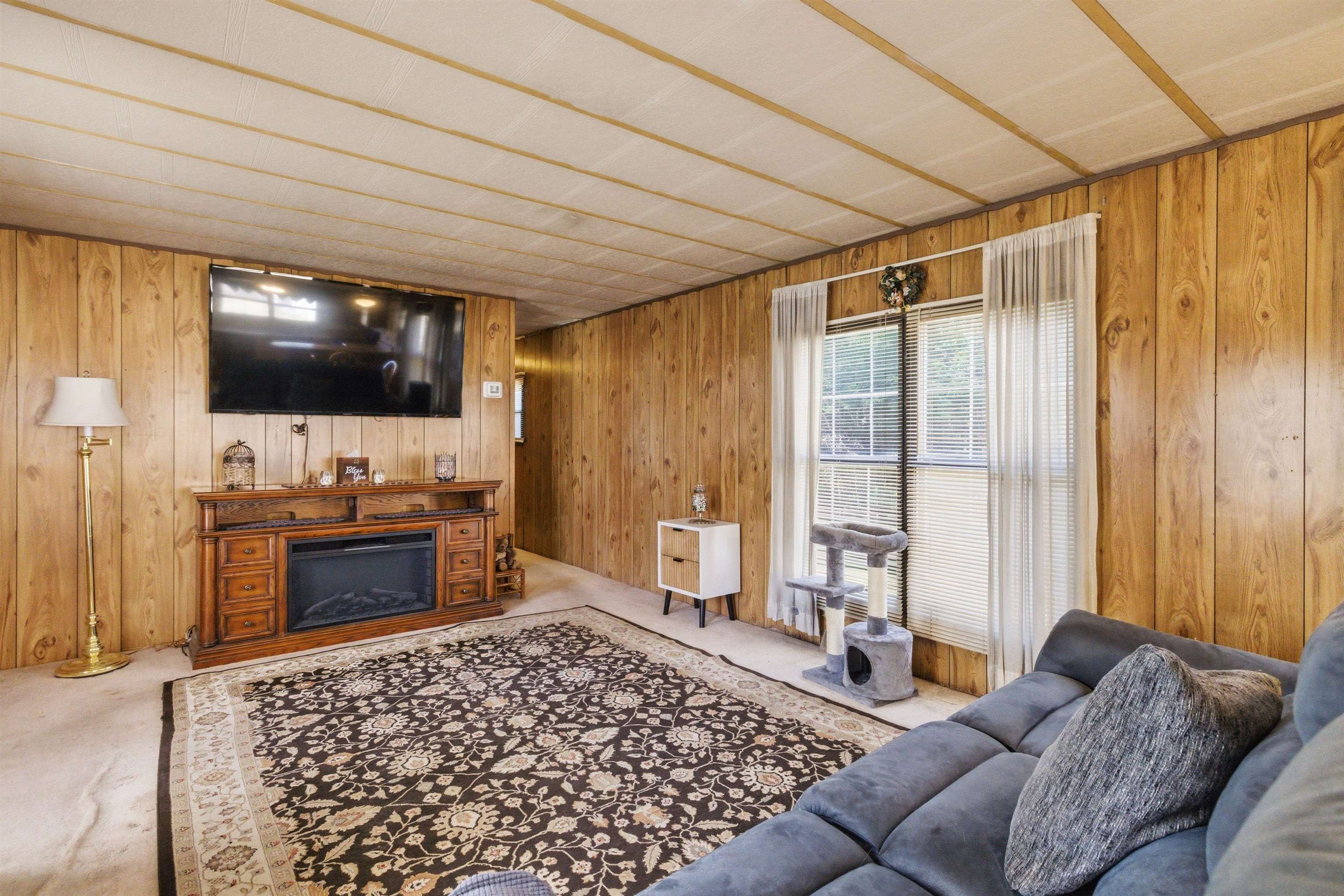 22 Brook Cir, Loudon, NH 03307