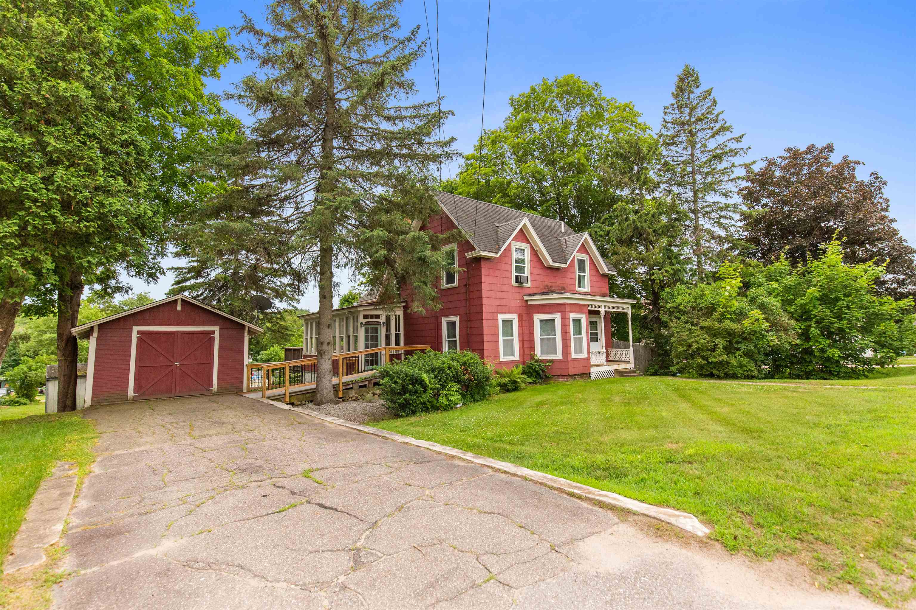 721 Central St, Franklin, NH 03235