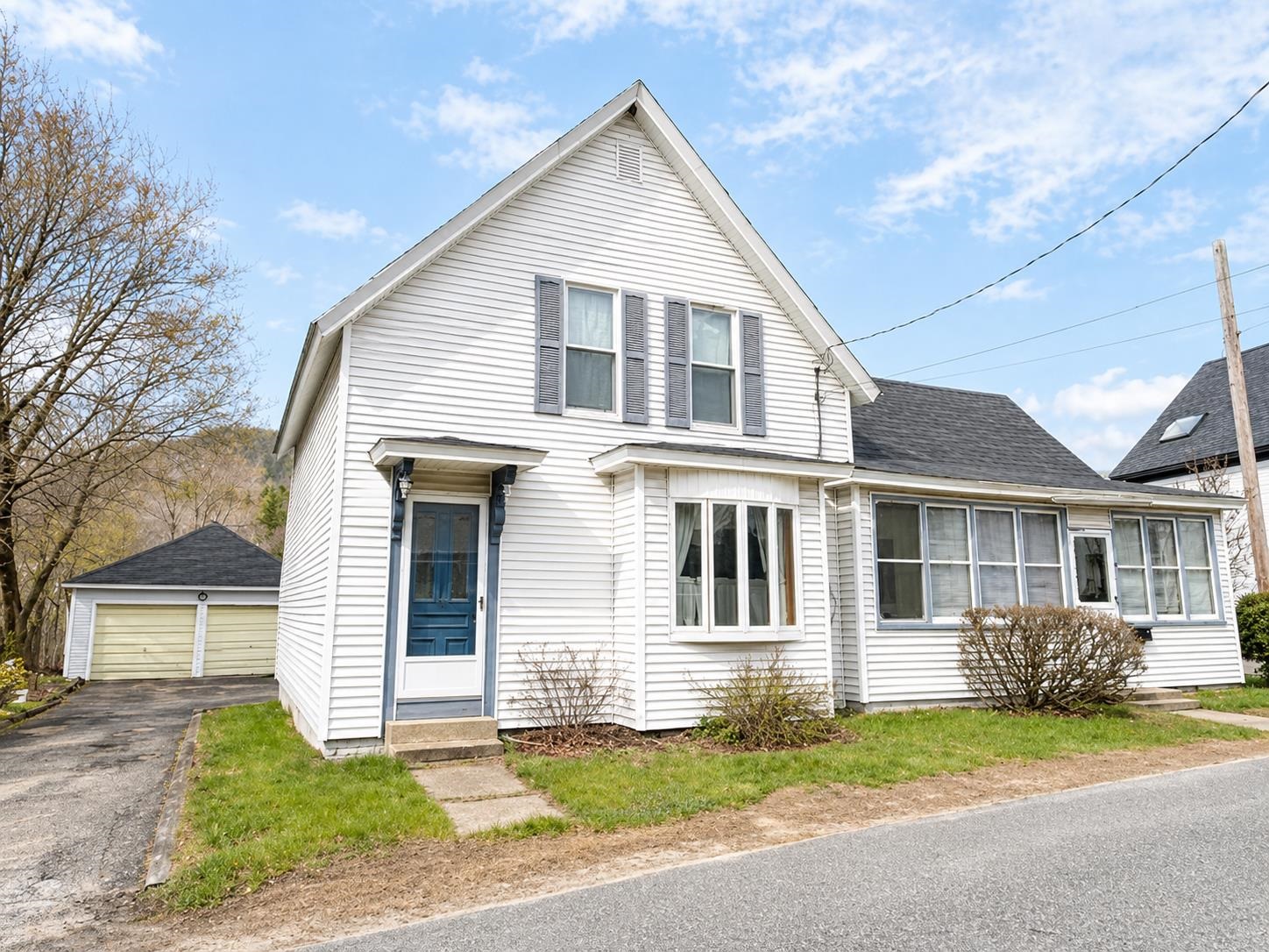 9 Mcfarland St, Gorham, NH 03581