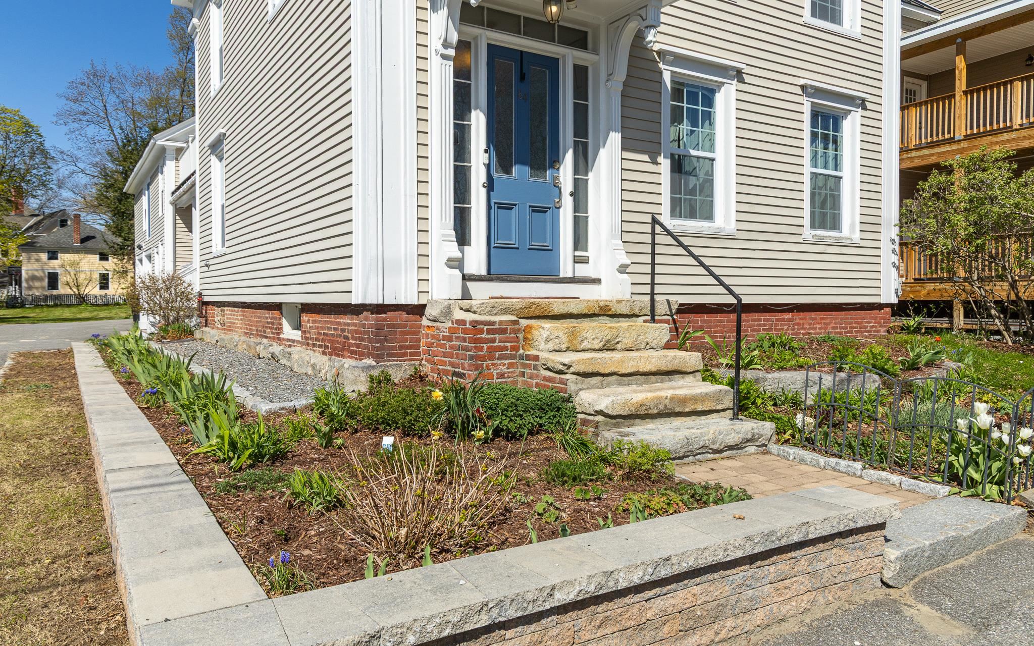 84 Elm St, Keene, NH 03431