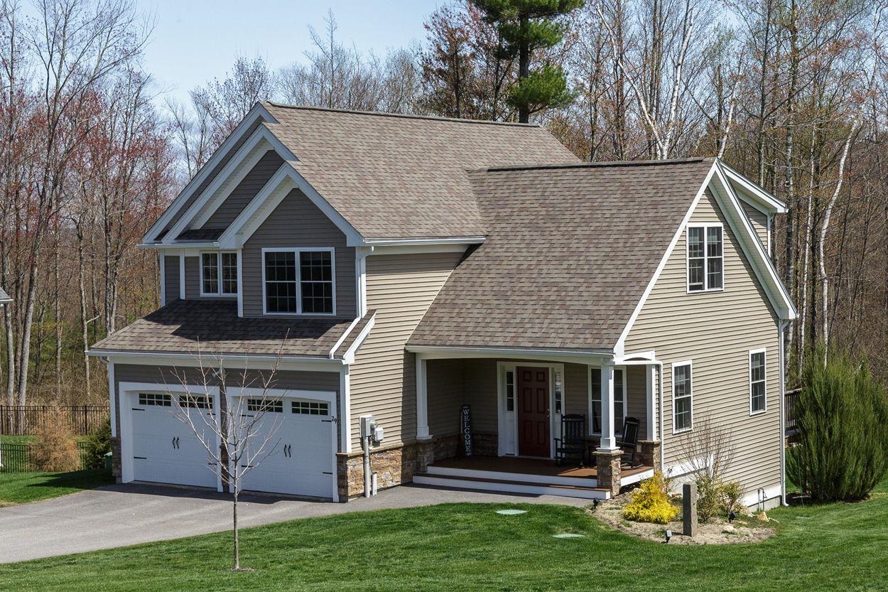 29 Churchill Dr, Hooksett, NH 03106