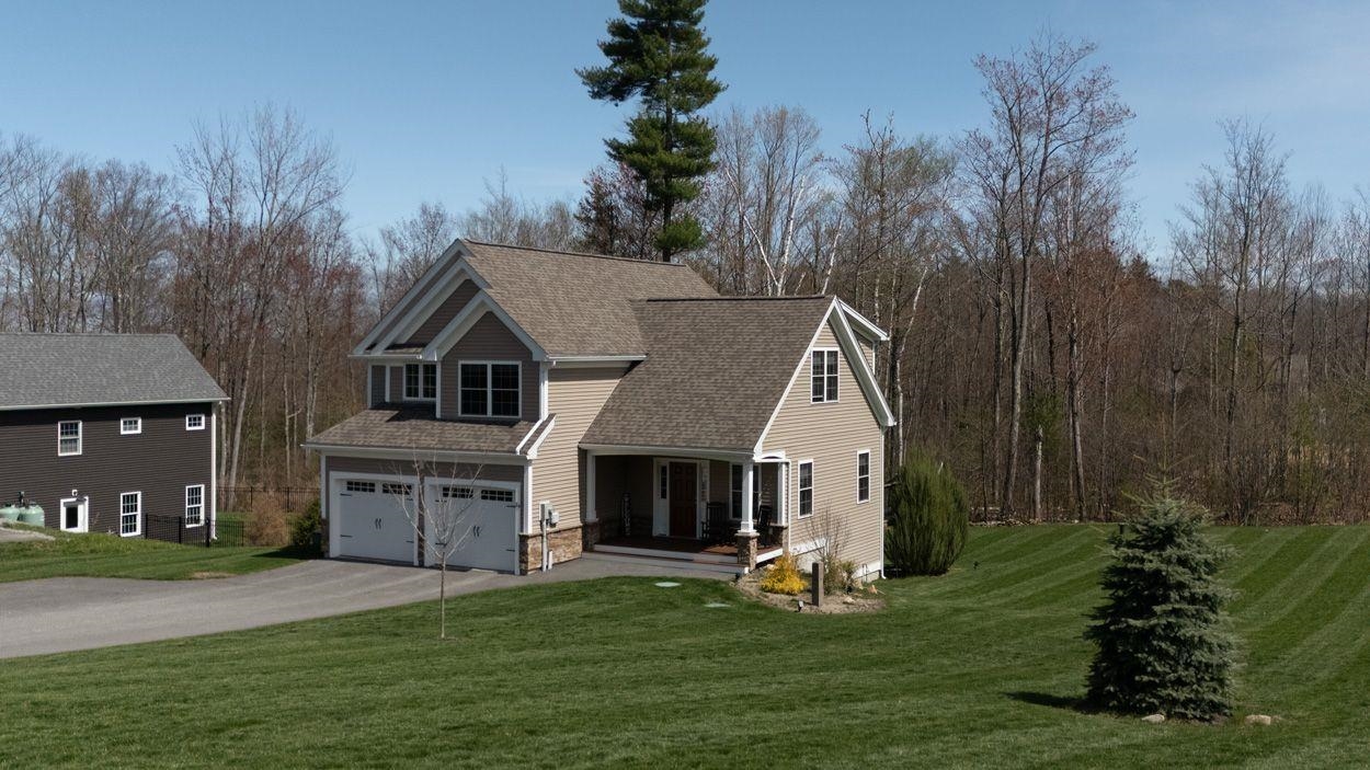 29 Churchill Dr, Hooksett, NH 03106