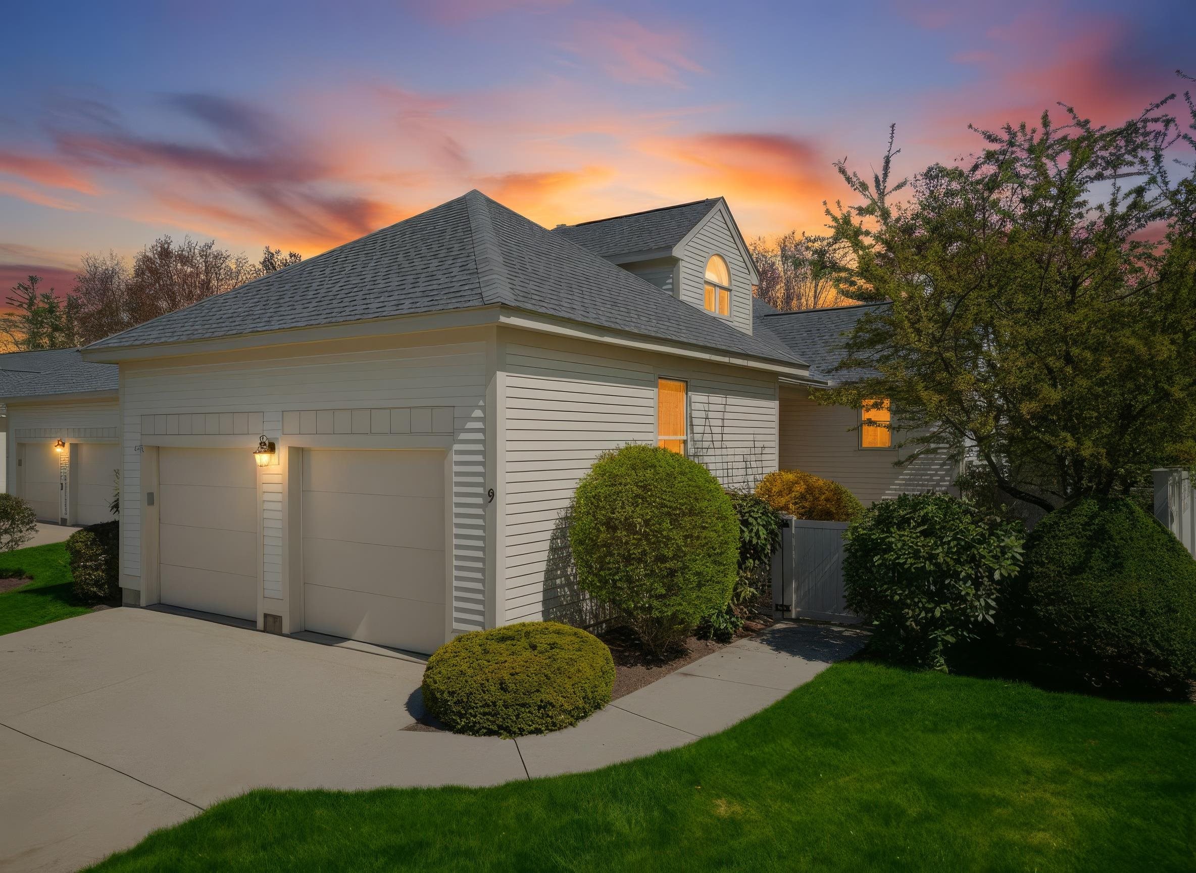 9 Pebble Beach Dr, Bedford, NH 03110