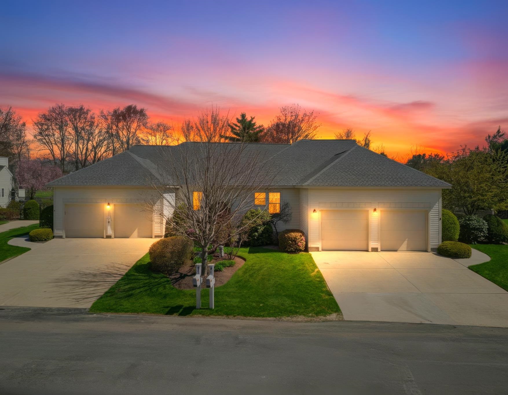 9 Pebble Beach Dr, Bedford, NH 03110