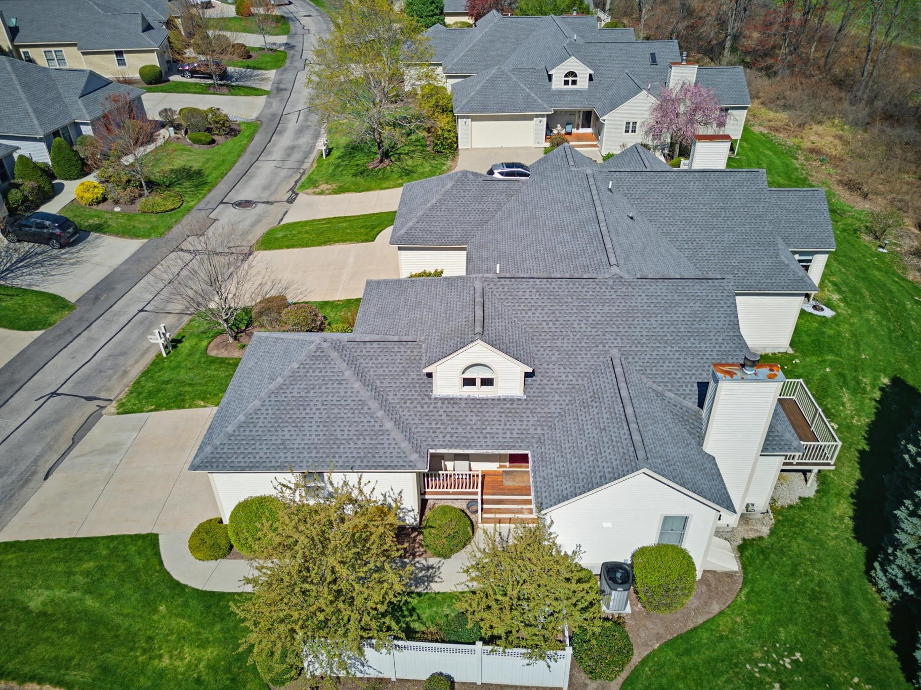 9 Pebble Beach Dr, Bedford, NH 03110