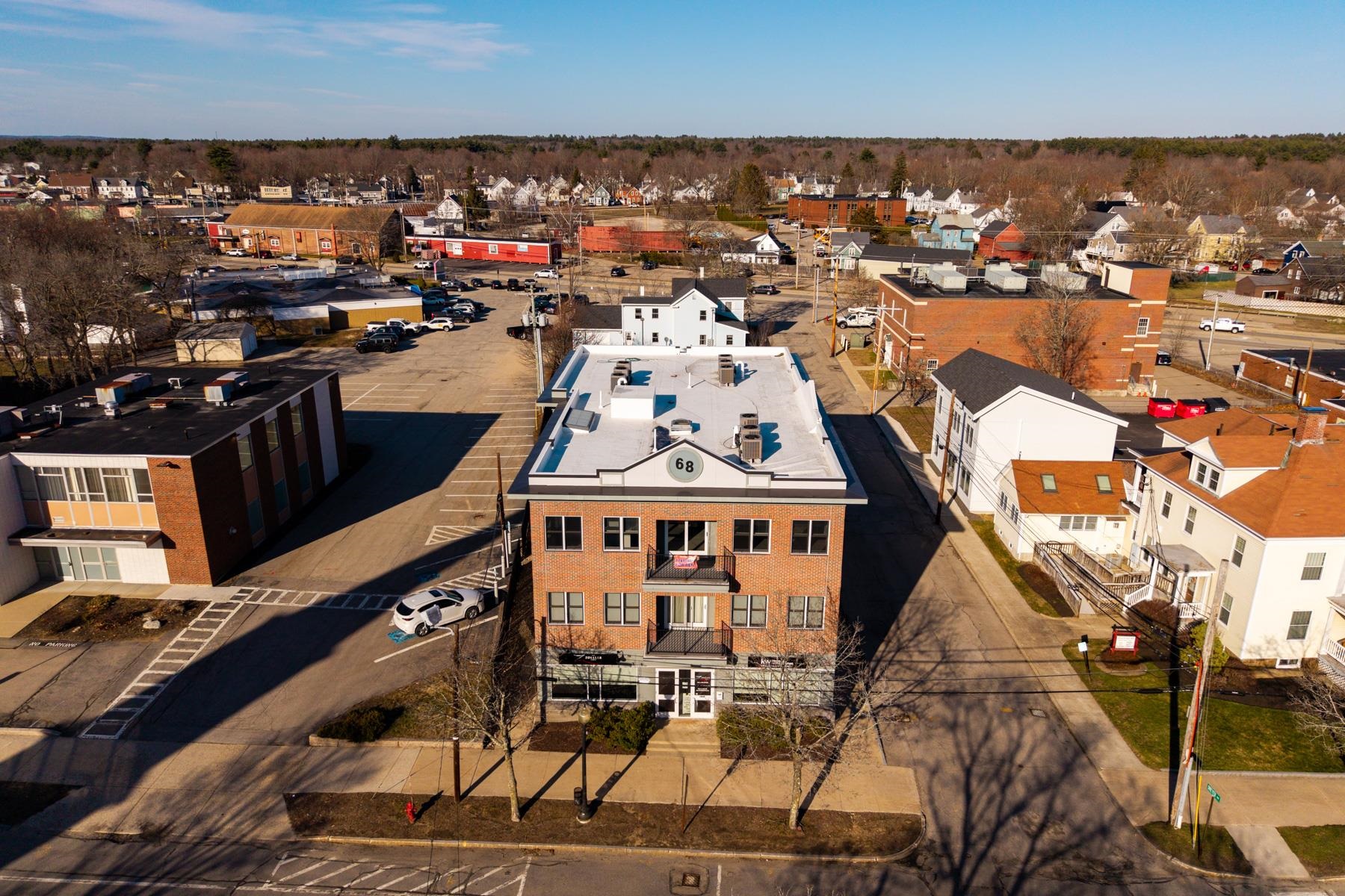 68 South Main St, Rochester, NH 03867