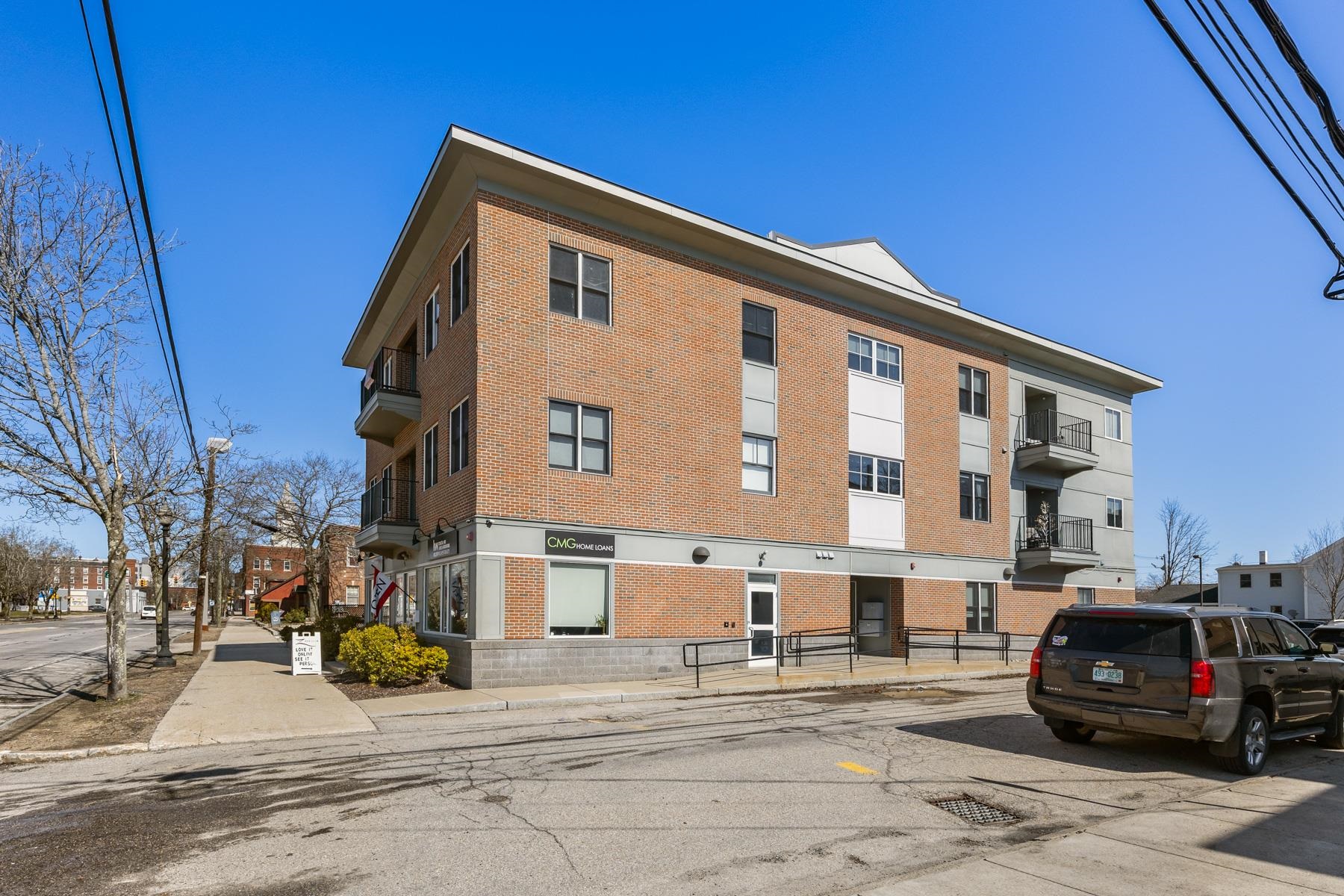 68 South Main St, Rochester, NH 03867