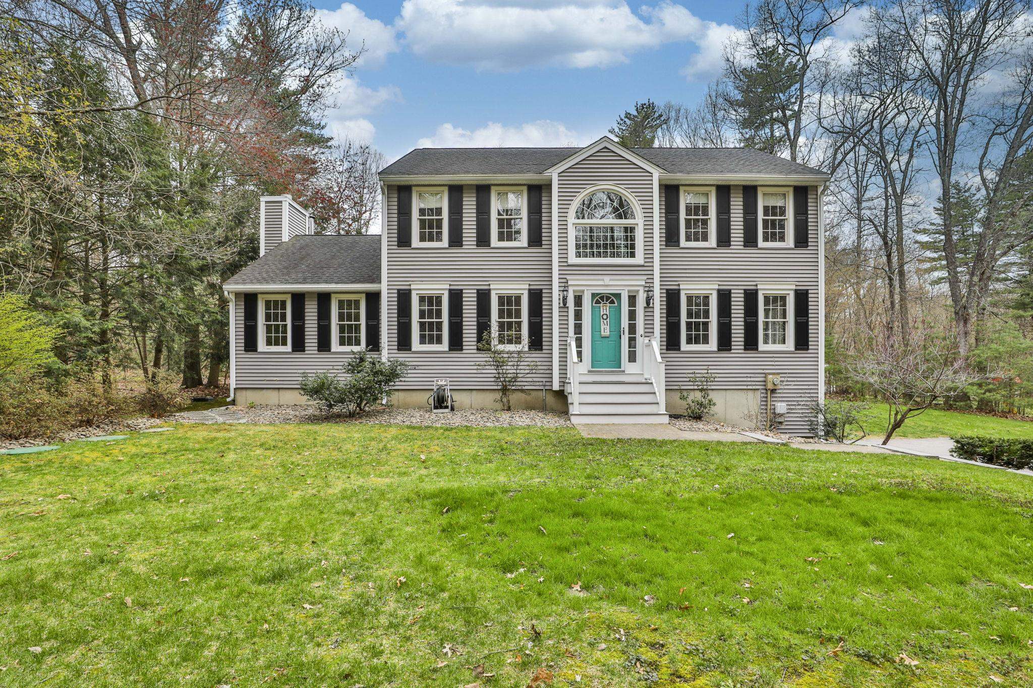 MLS 5086215: 7 Drake Lane, Derry NH