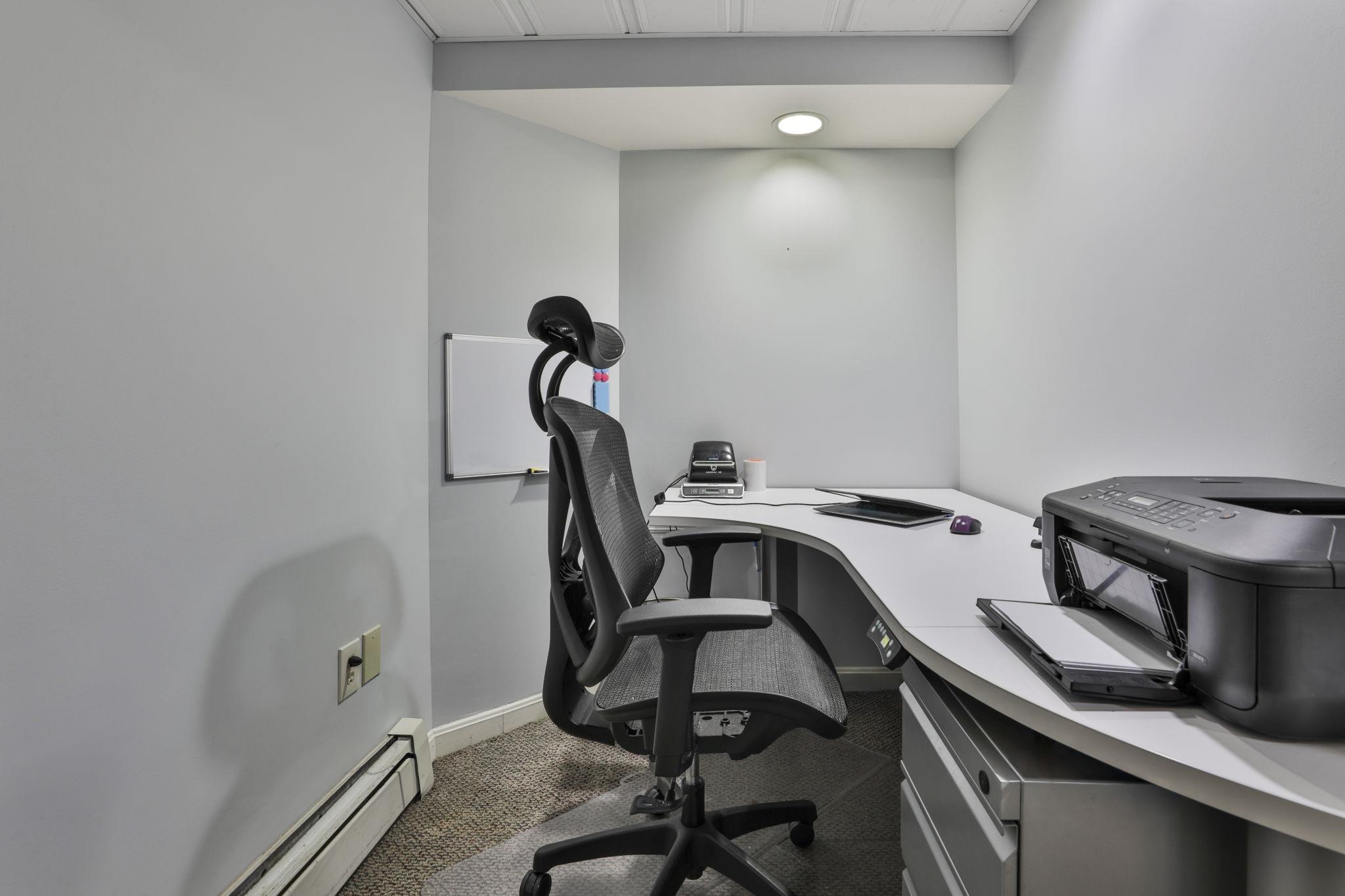 7 Drake Ln, Derry, NH 03038