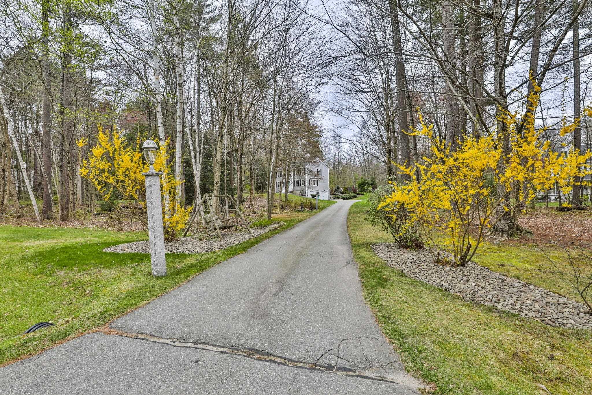 7 Drake Ln, Derry, NH 03038