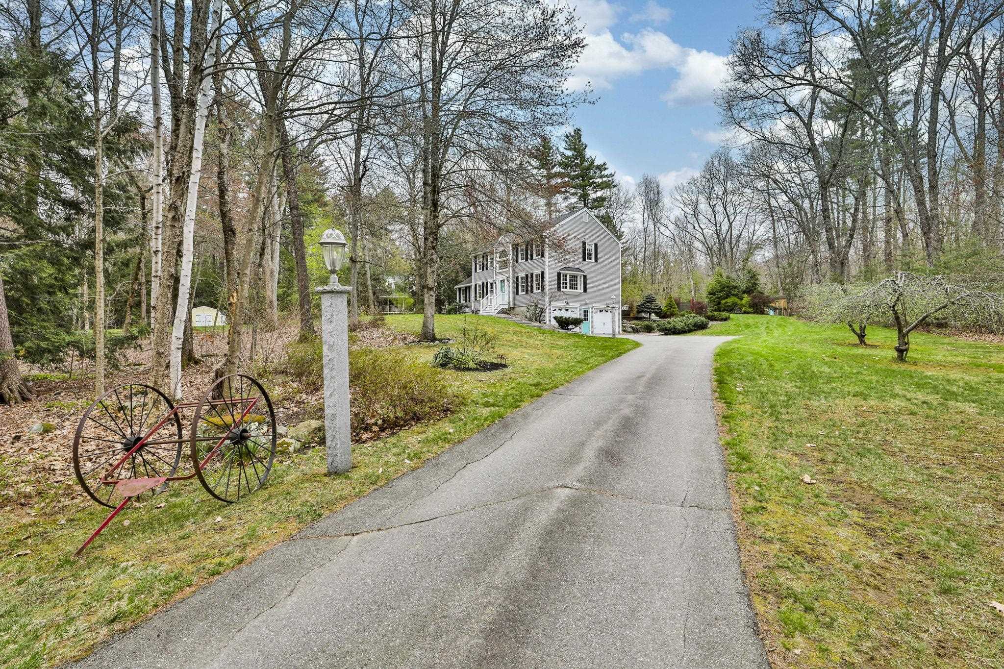 7 Drake Ln, Derry, NH 03038