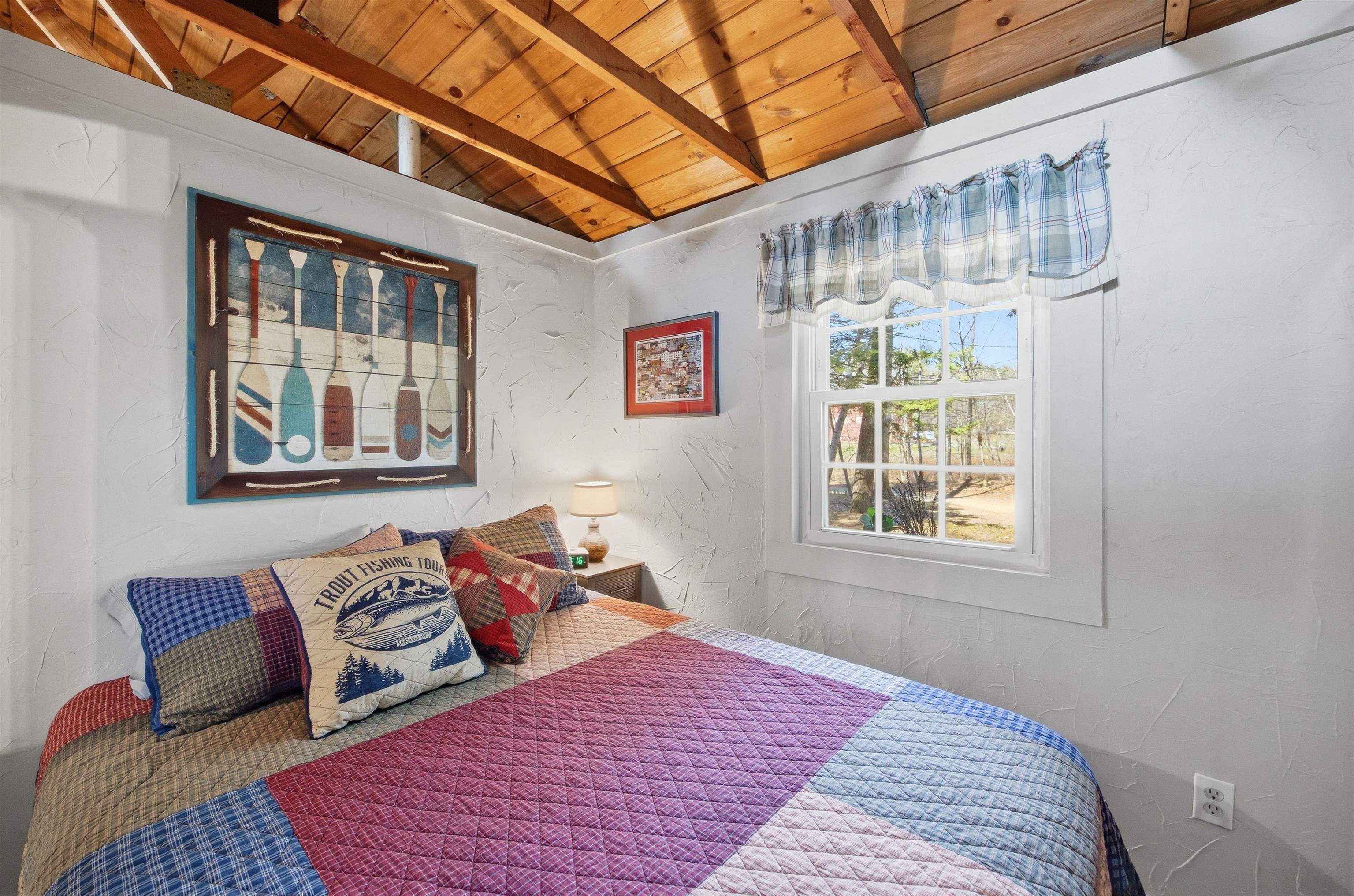 18 Holt Dr, Deerfield, NH 03037