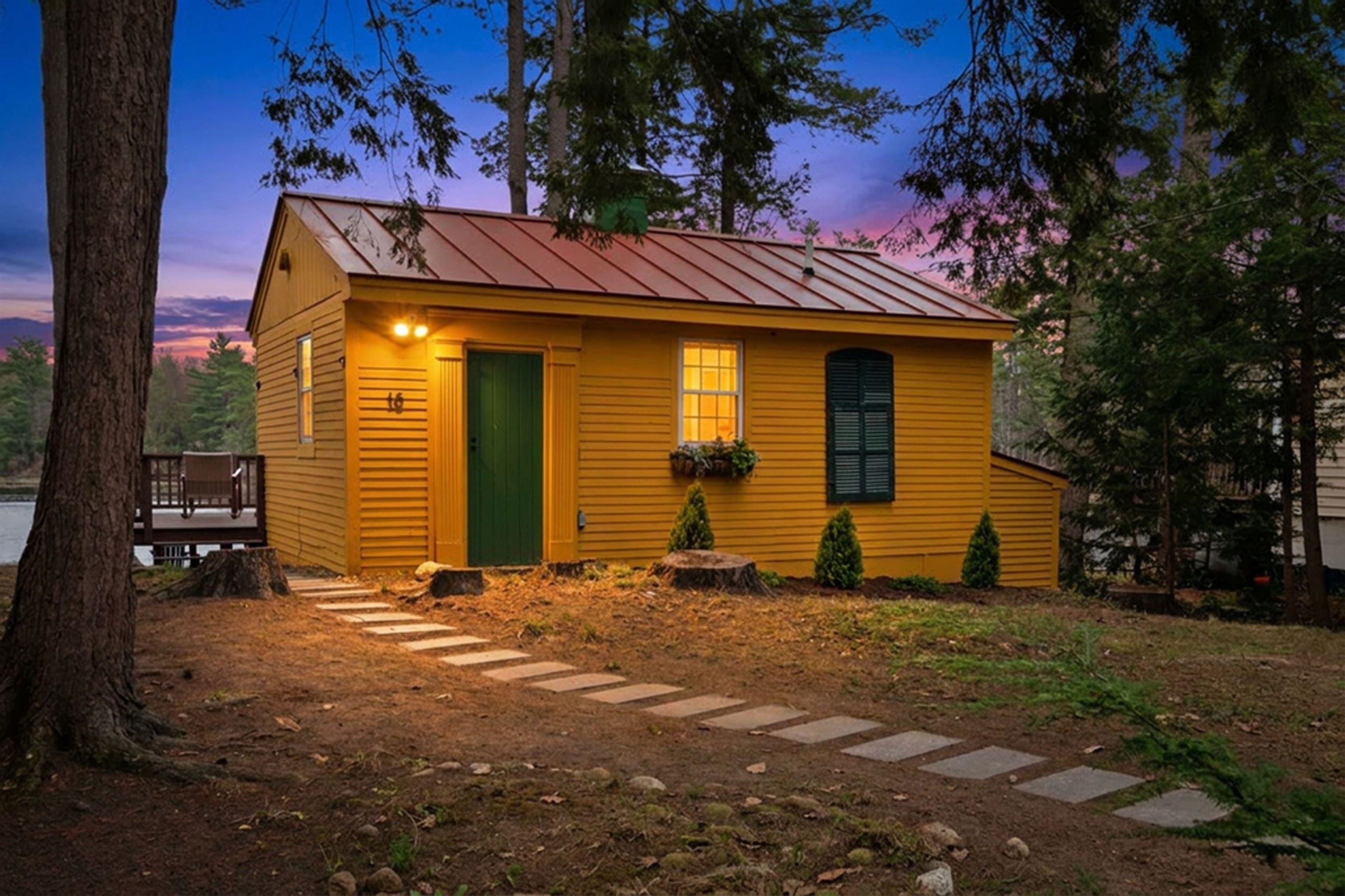 18 Holt Dr, Deerfield, NH 03037