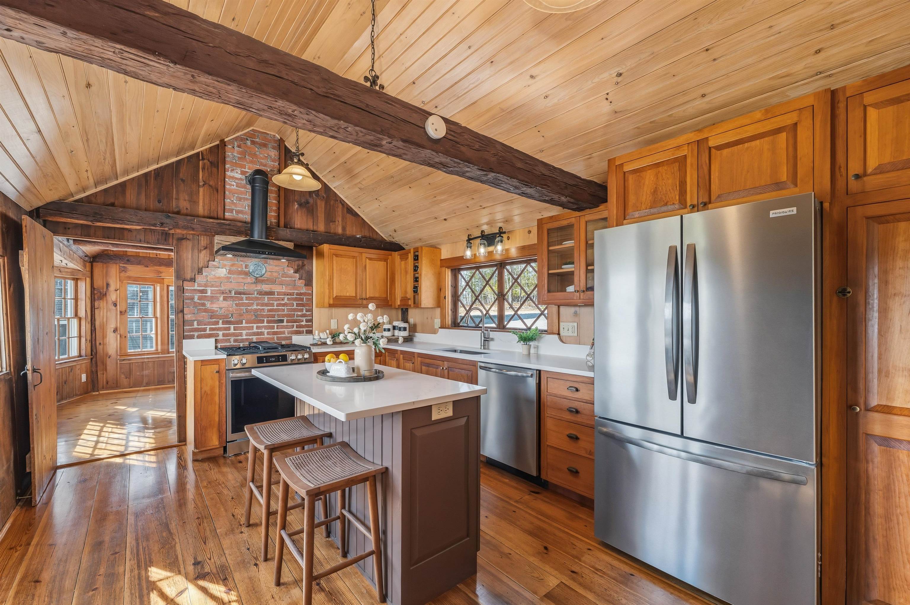 255 John Tasker Rd, Barnstead, NH 03218-3581